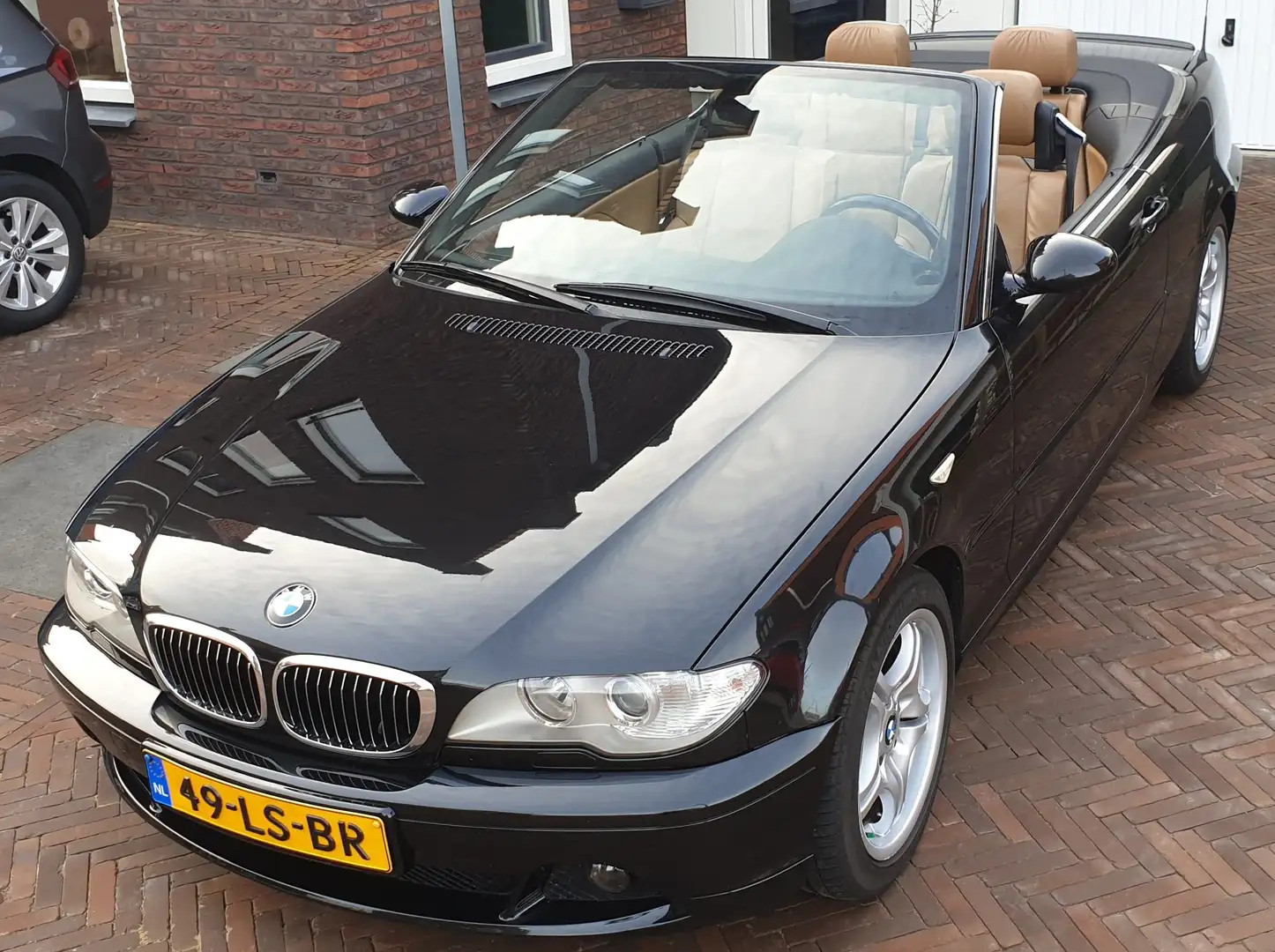 BMW 330 330Ci Cabrio Executive automaat bj 2003 LCI Zwart - 1