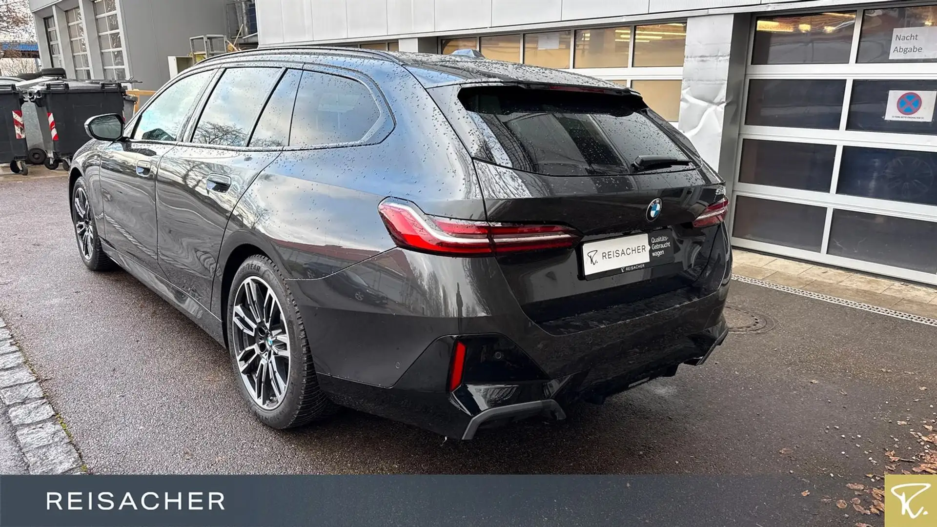 BMW 520 i A Tou M-Sport,Pano,AHK,ACC,Sitzbelü,Standh Grau - 2