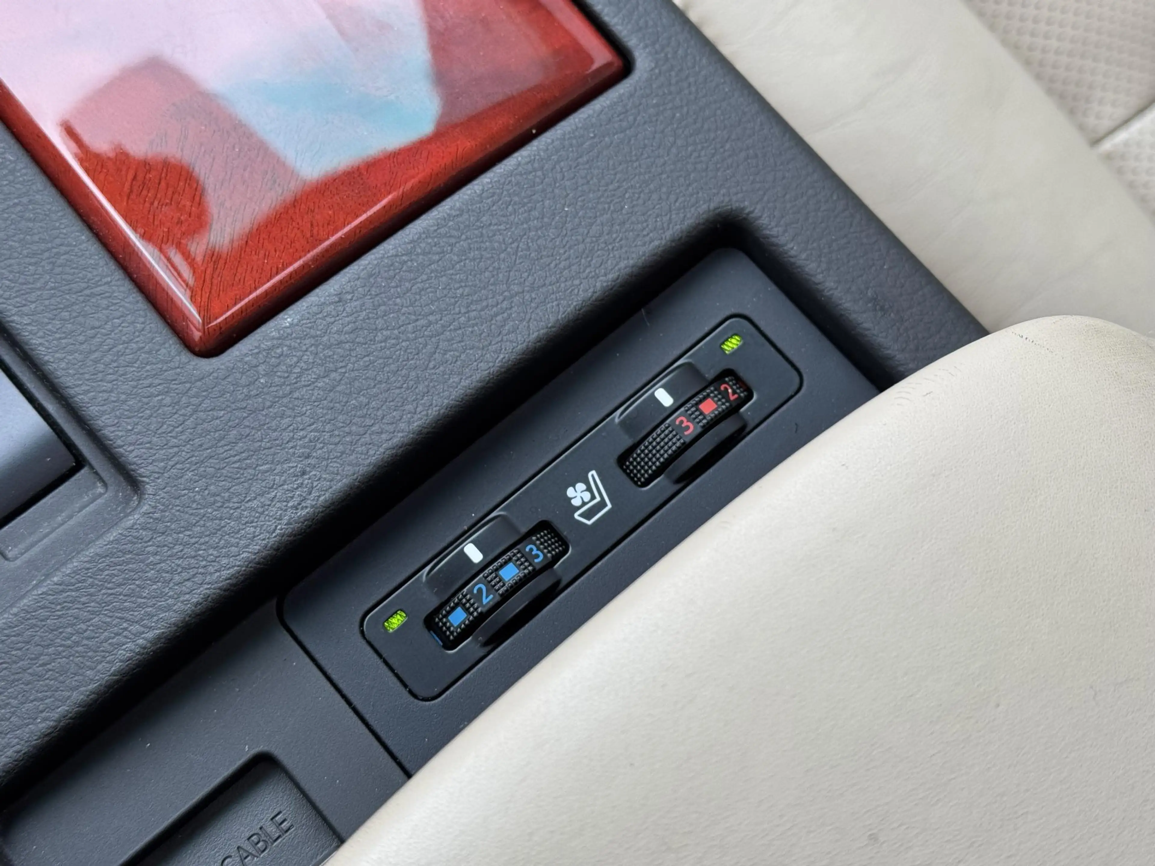 Lexus RX 450h 4WD President YOUNGTIMER Luchtvering MarkLevinson — photo 9