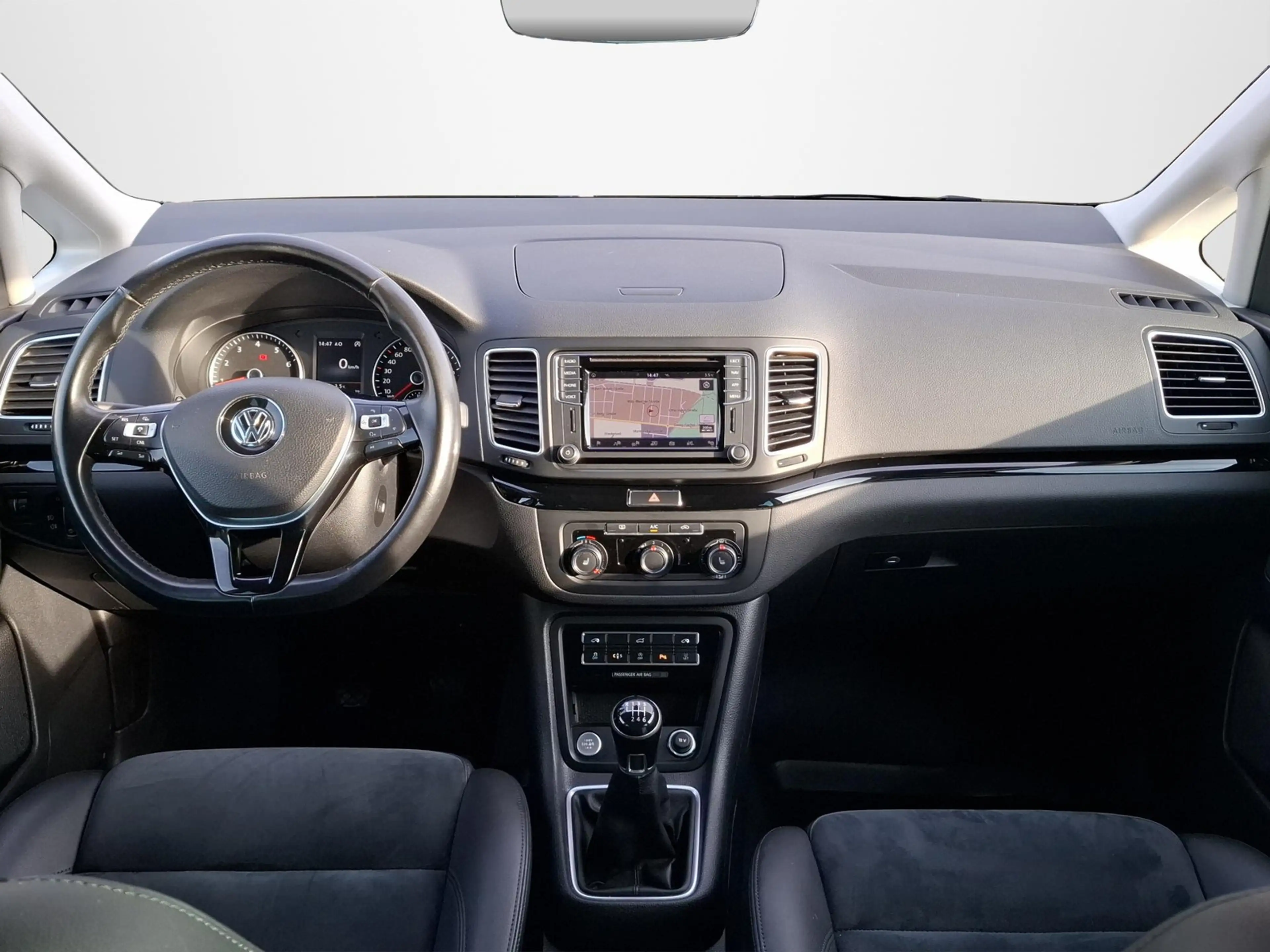 Volkswagen Sharan 1.4 TSI Highline KLIMA / NAVI / ACC / DYNAUDIO / K — photo 10