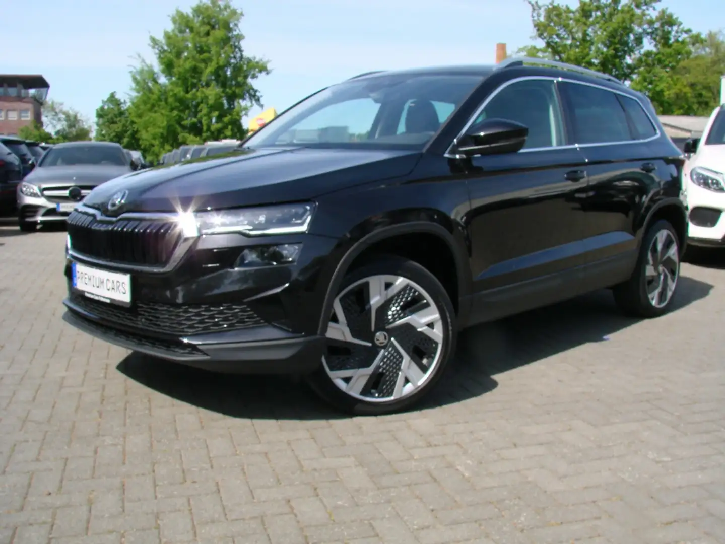 Skoda Karoq 2.0TDI Style 4x4 ACC Columbus Leder AHK Schwarz - 2