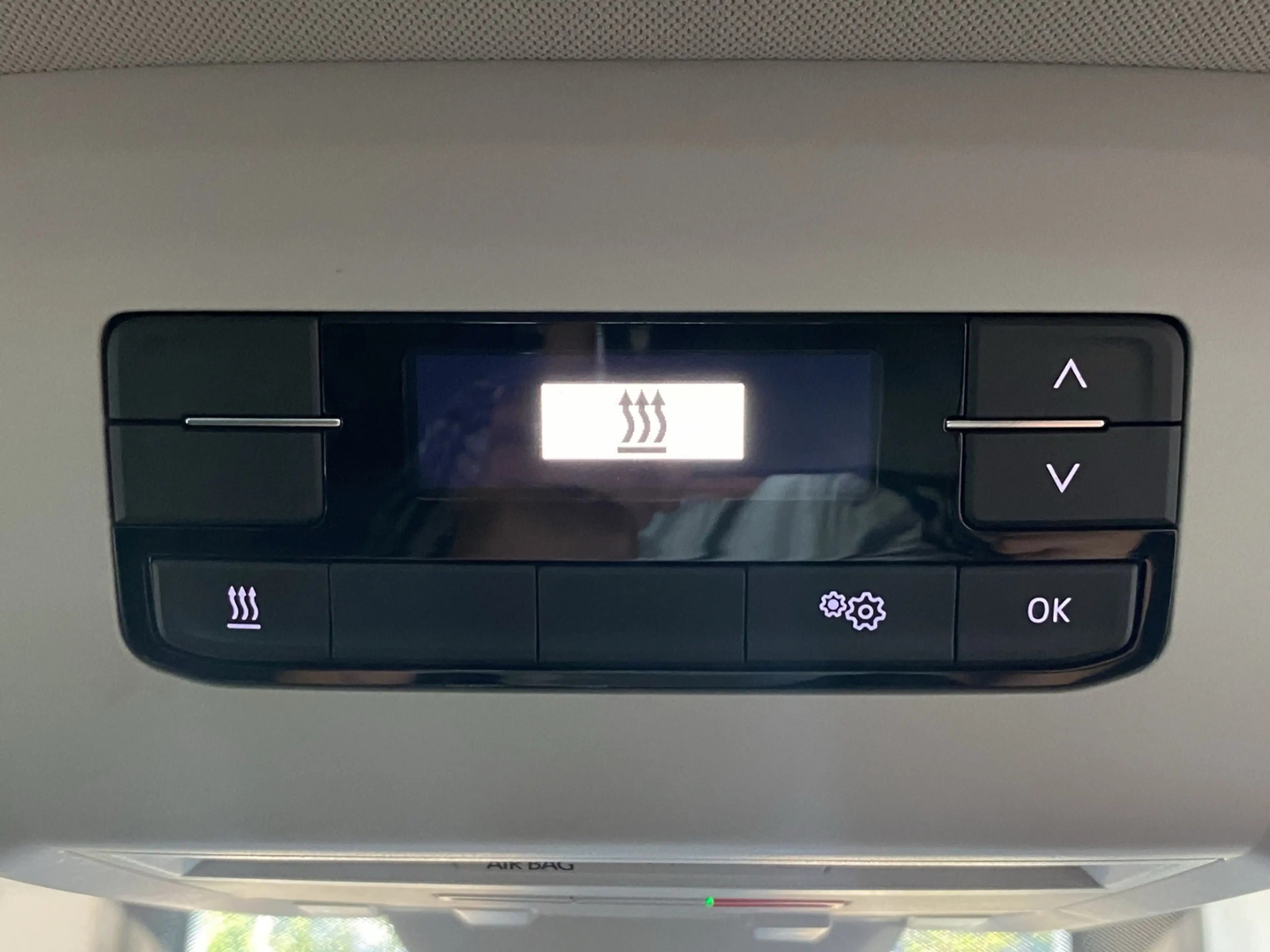 Volkswagen T6.1 Multivan 2.0 TDI DSG Comfortline KR — photo 11