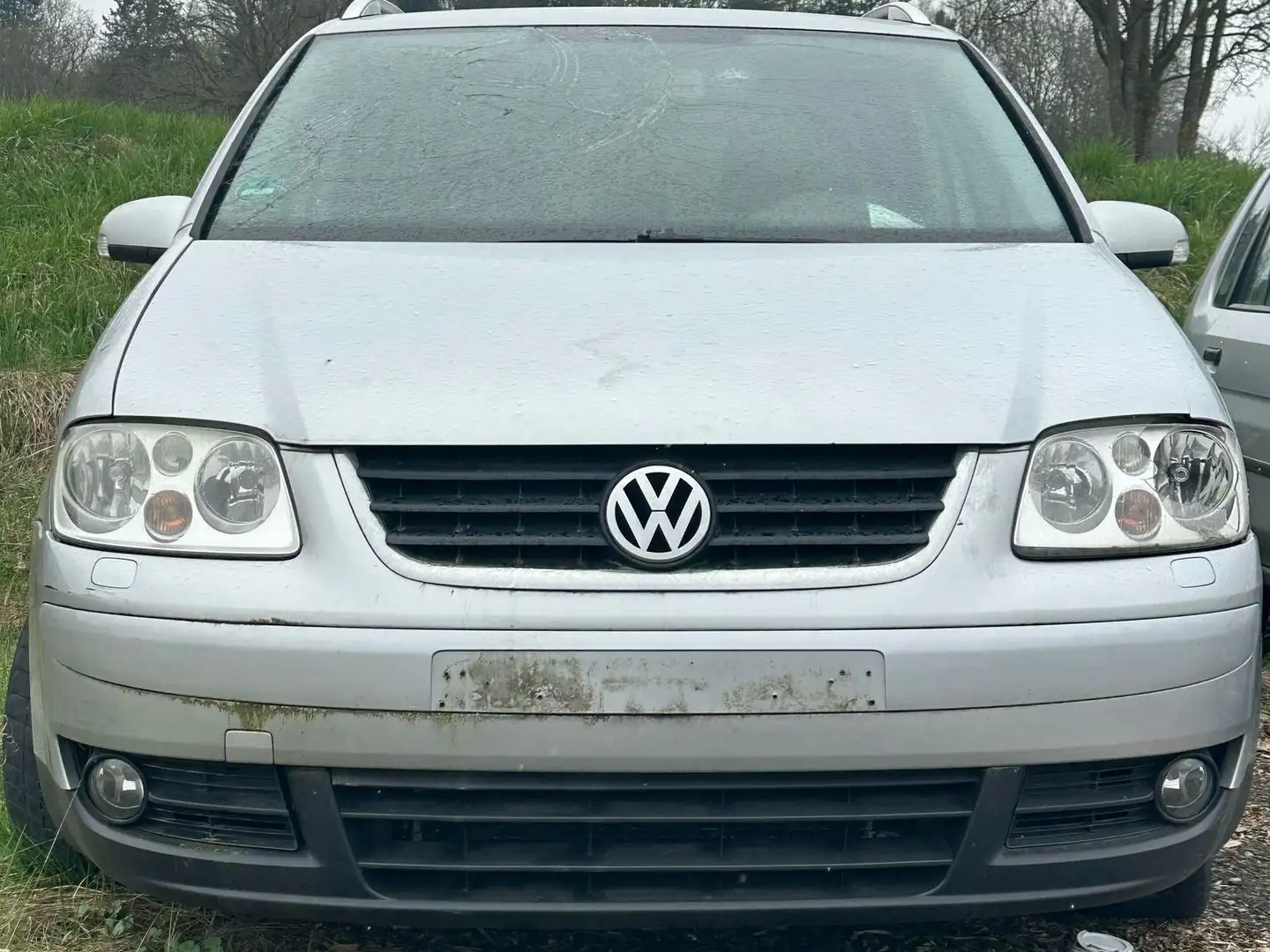 Volkswagen Touran Highline Gris - 2
