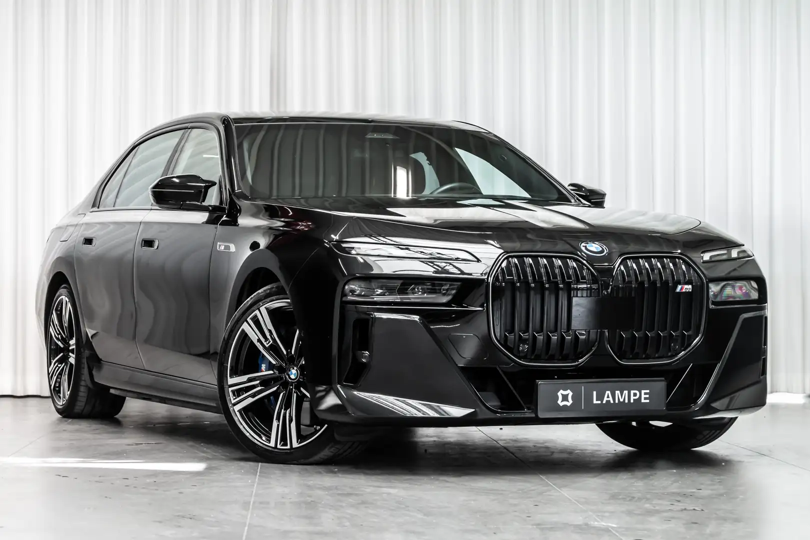 BMW 760 e xDrive M Sport Rear Seat Entertainment Massage Zwart - 1