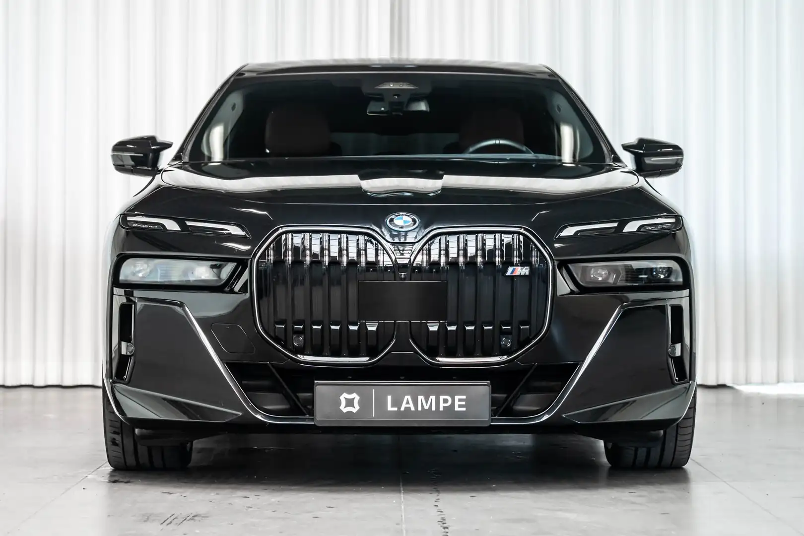 BMW 760 e xDrive M Sport Rear Seat Entertainment Massage Black - 2