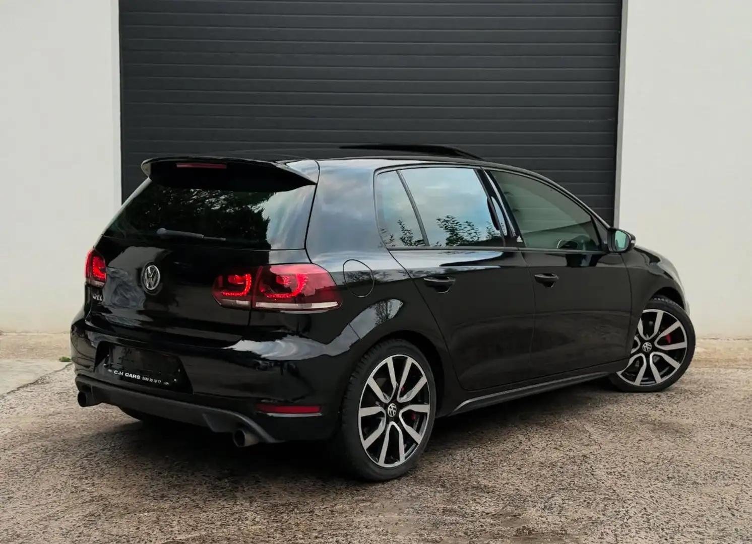 Volkswagen Golf GTI 2.0 TSI DSG Edition Adidas Limited Zwart - 1