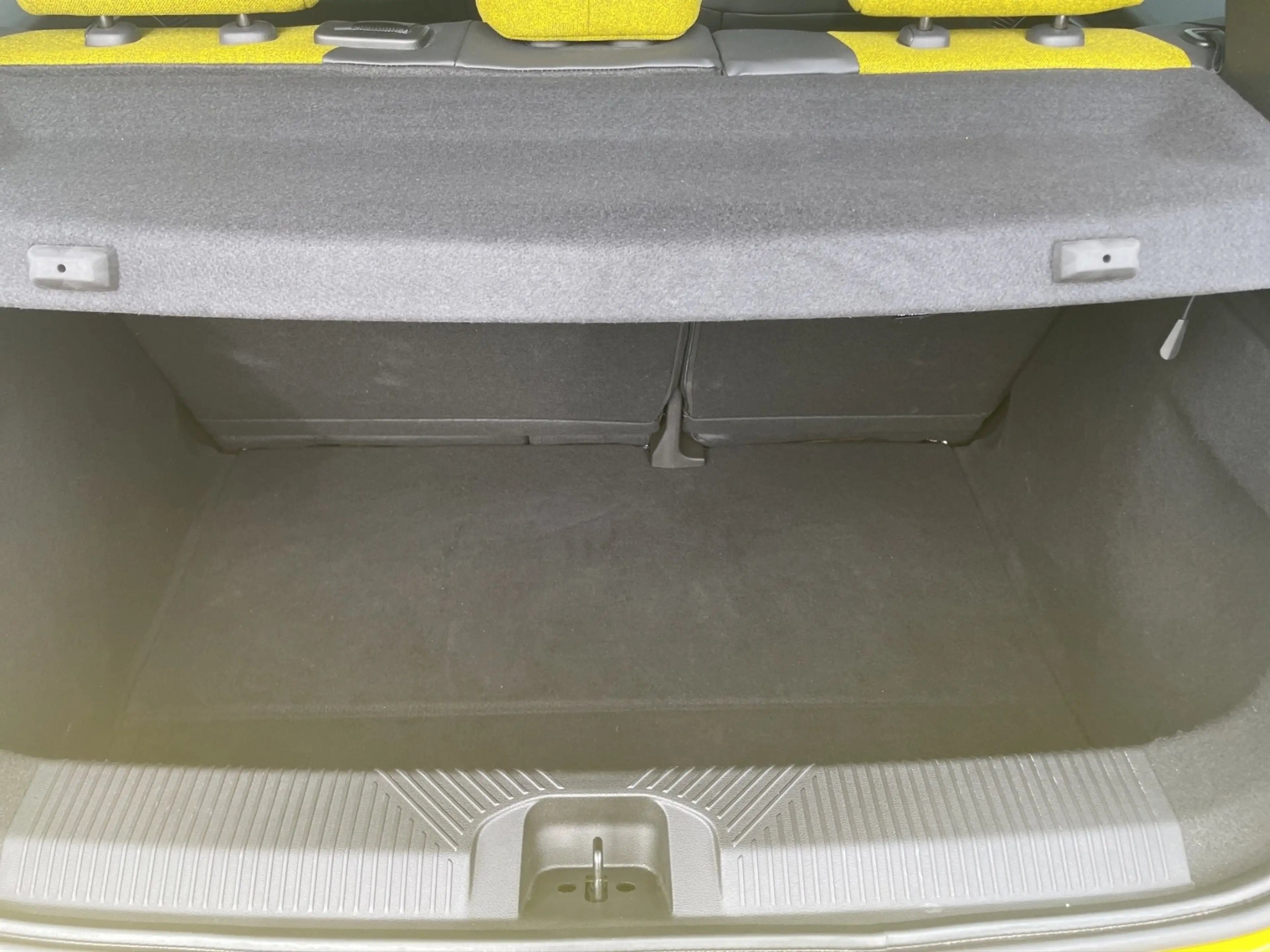 Renault R 5 E-Tech Iconic Five 150 Comfort Range — photo 12