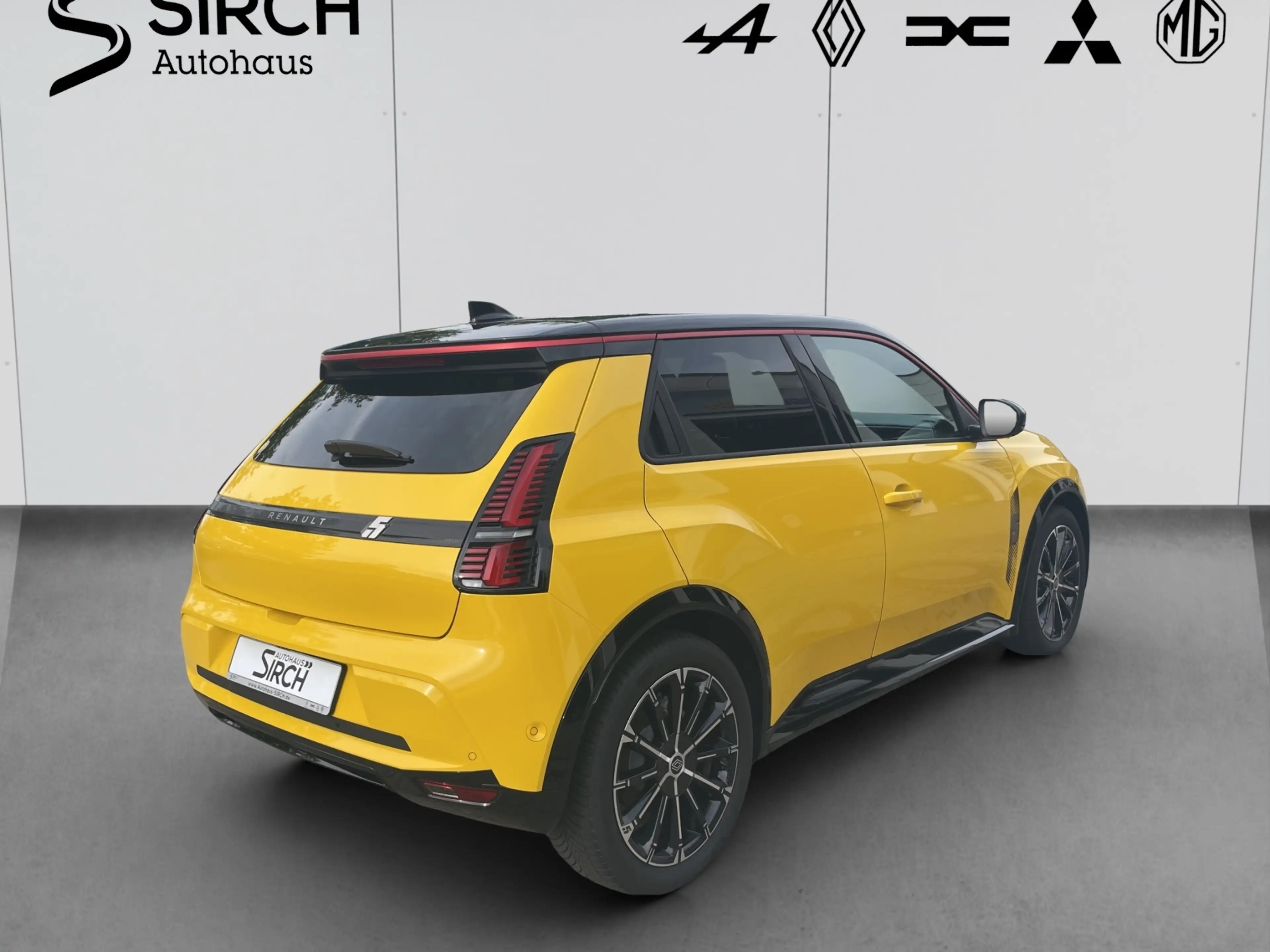 Renault R 5 E-Tech Iconic Five 150 Comfort Range — photo 4
