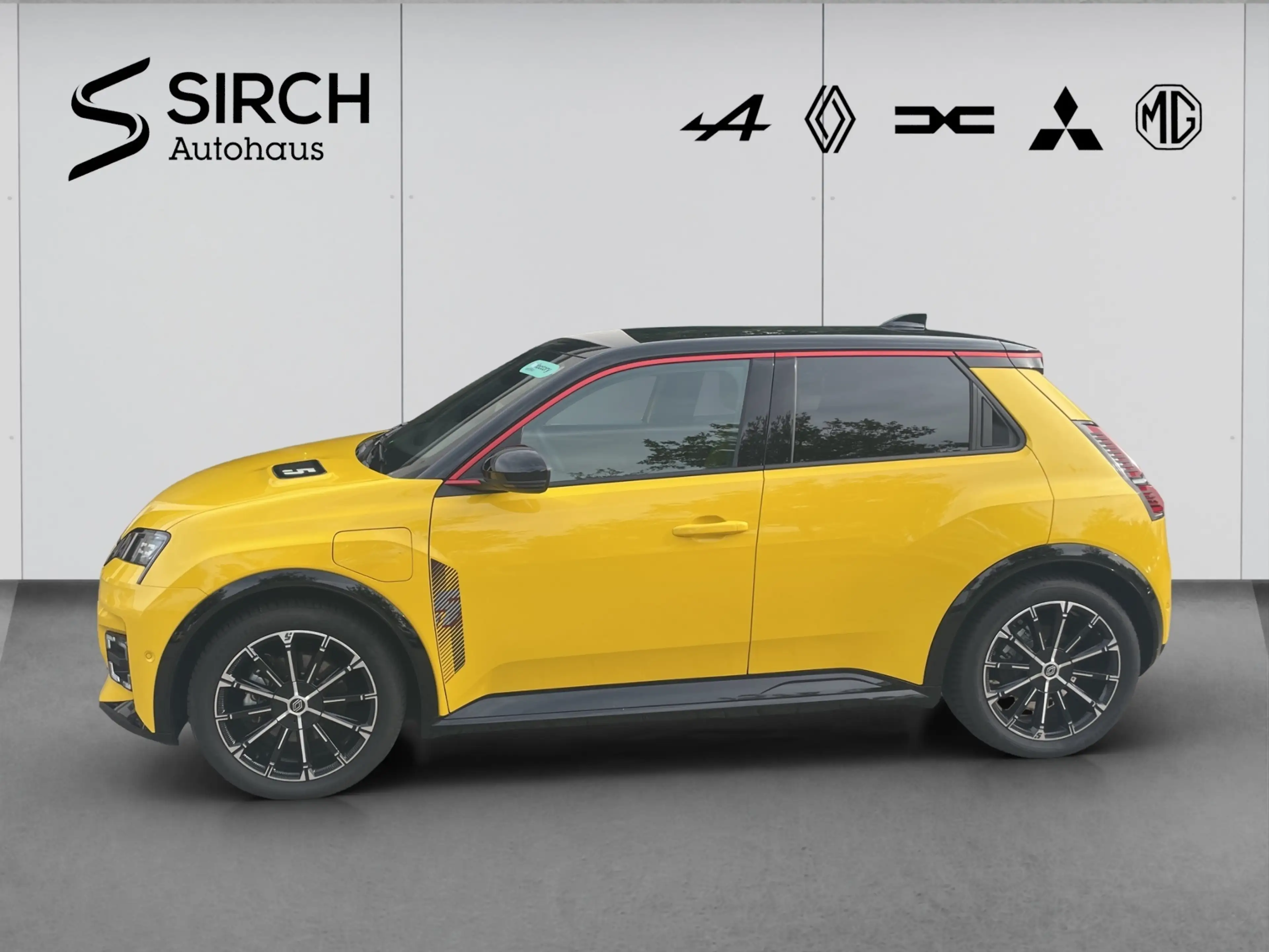 Renault R 5 E-Tech Iconic Five 150 Comfort Range — photo 2