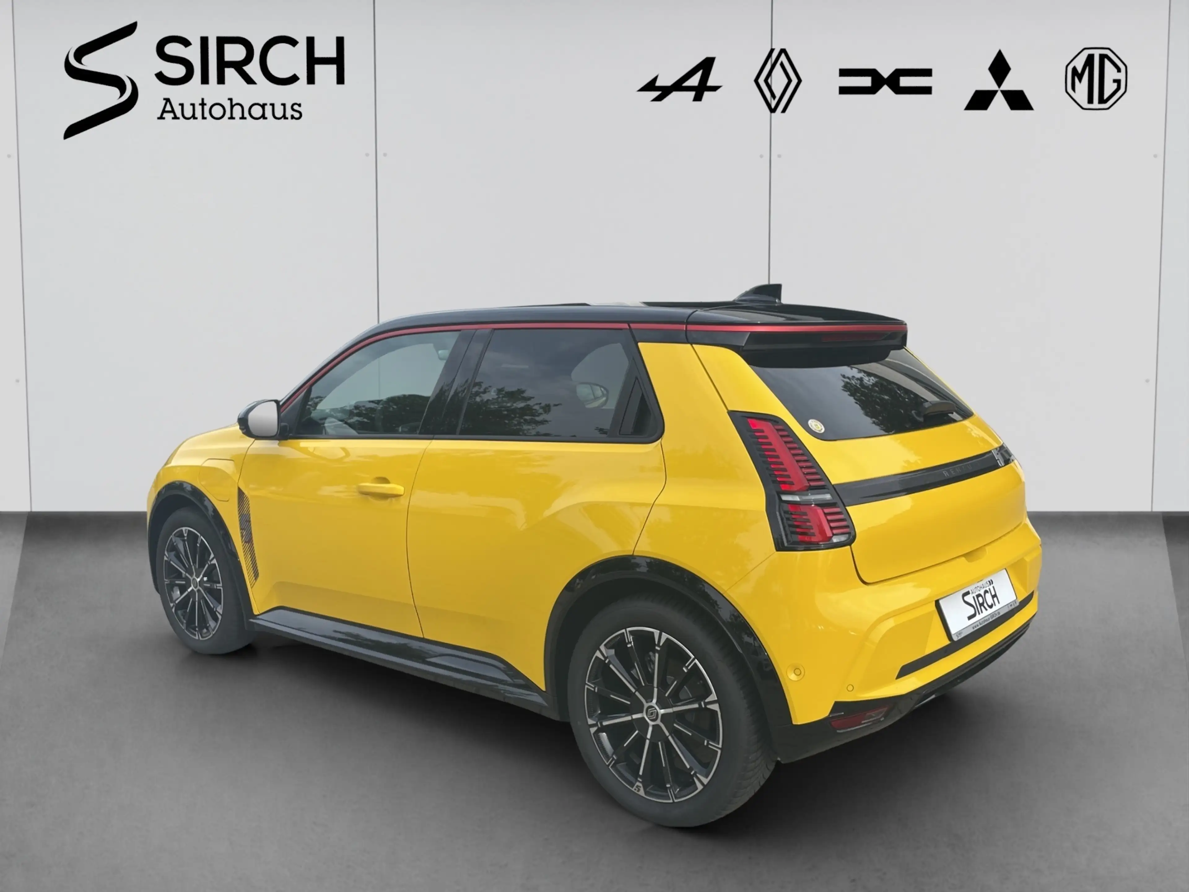 Renault R 5 E-Tech Iconic Five 150 Comfort Range — photo 3