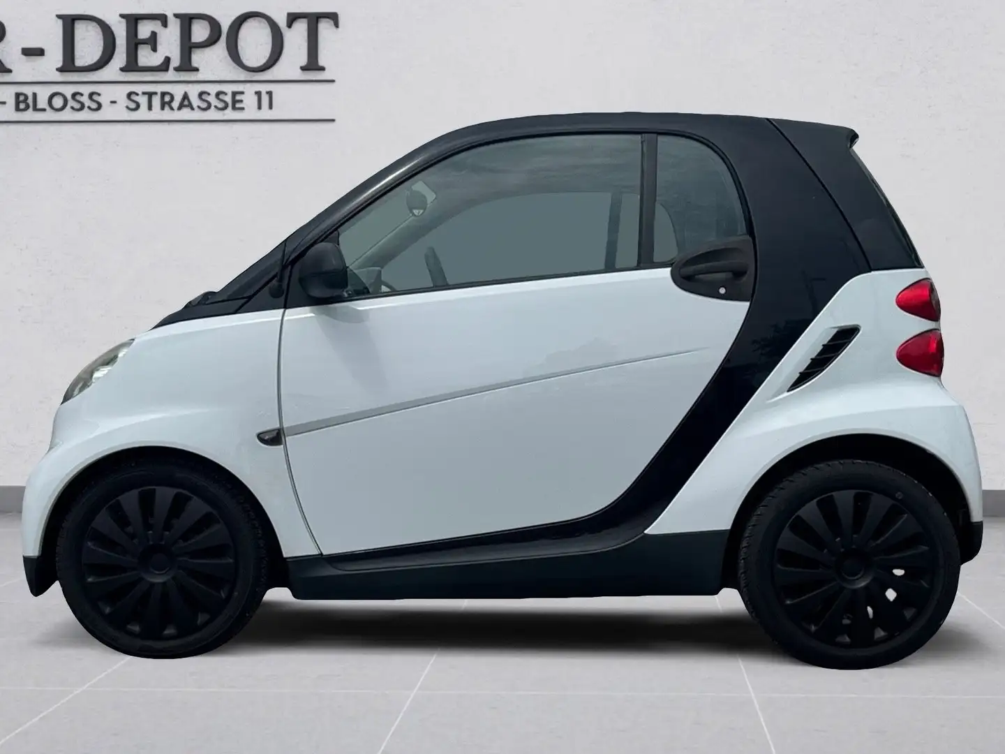 smart forTwo fortwo coupe Micro Hybrid Drive 45kW Schwarz - 2