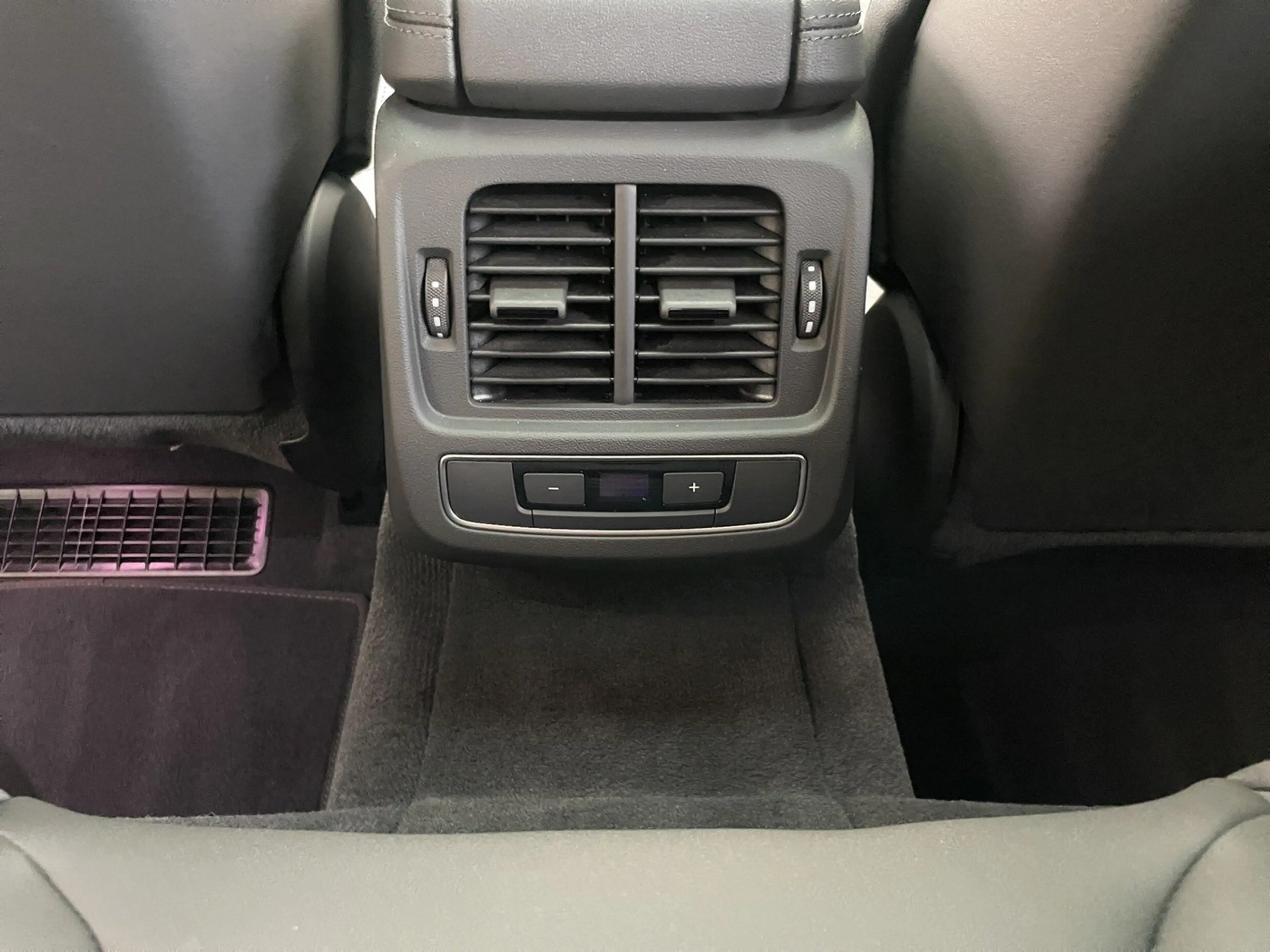 Audi e-tron GT quattro 350 kW ACC+RFK+Pano+B&O — photo 13