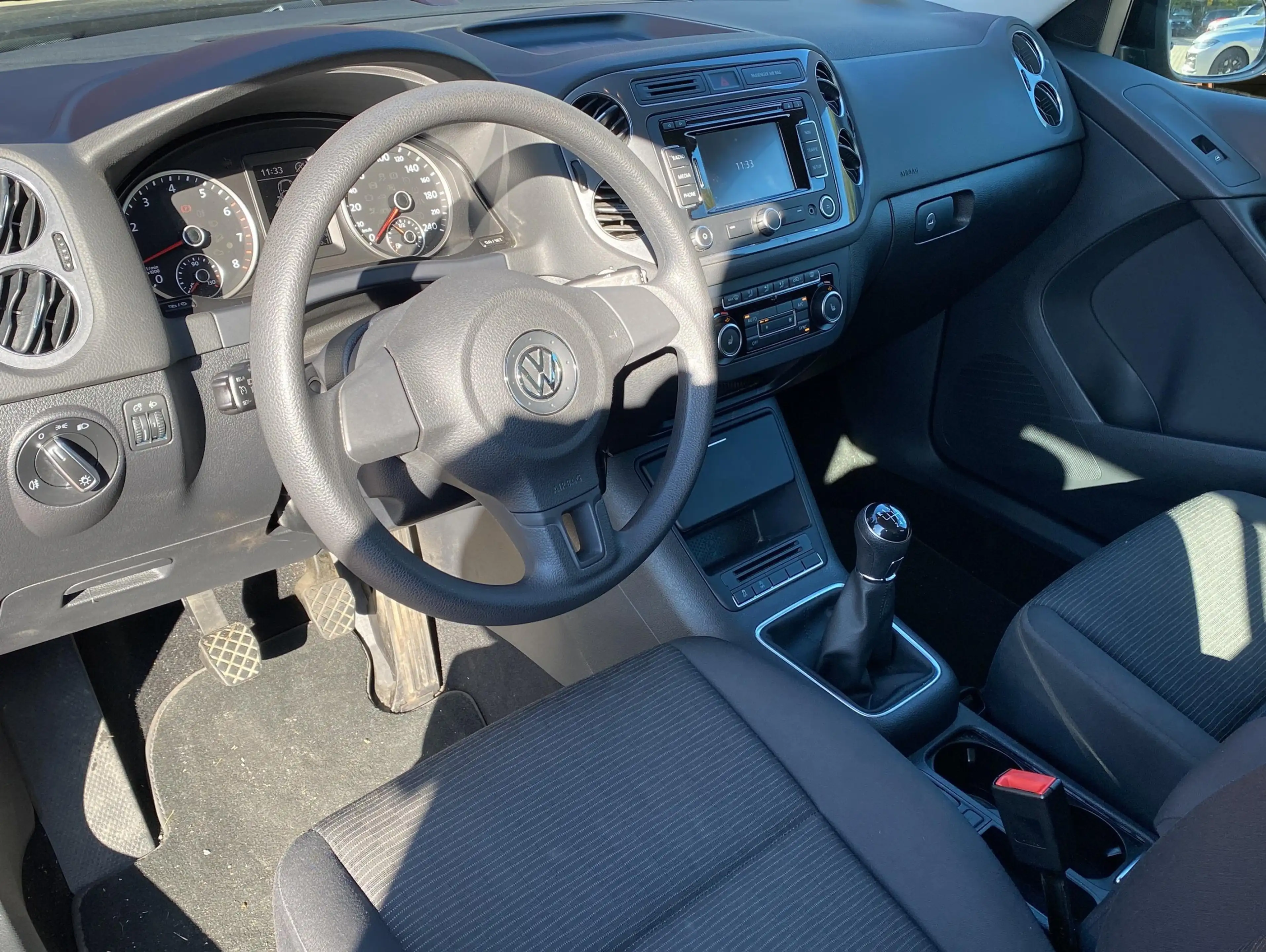 Volkswagen Tiguan 1.4 TSI Trend & Fun BMT*Sitzh.*Navi* — photo 9