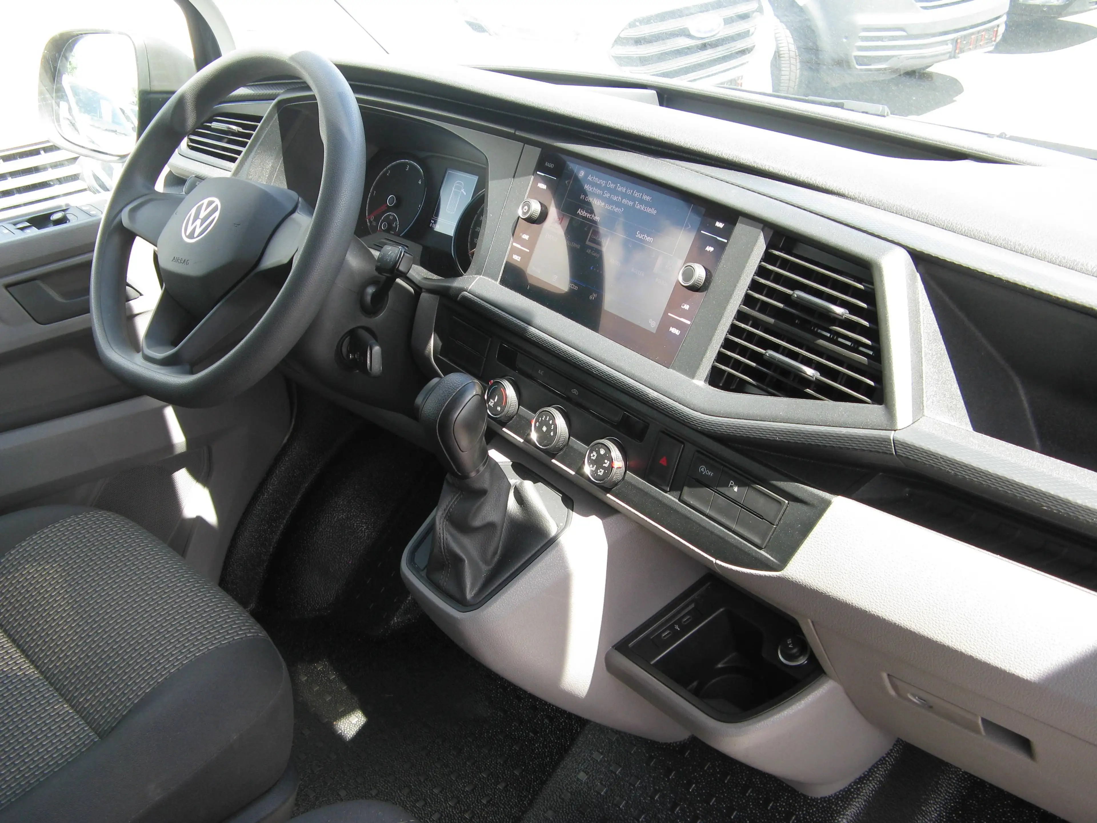 Volkswagen T6.1 Transporter FWD 2.0 TDI 150PS KAM PDC AUTOM-GG 1HD — photo 6