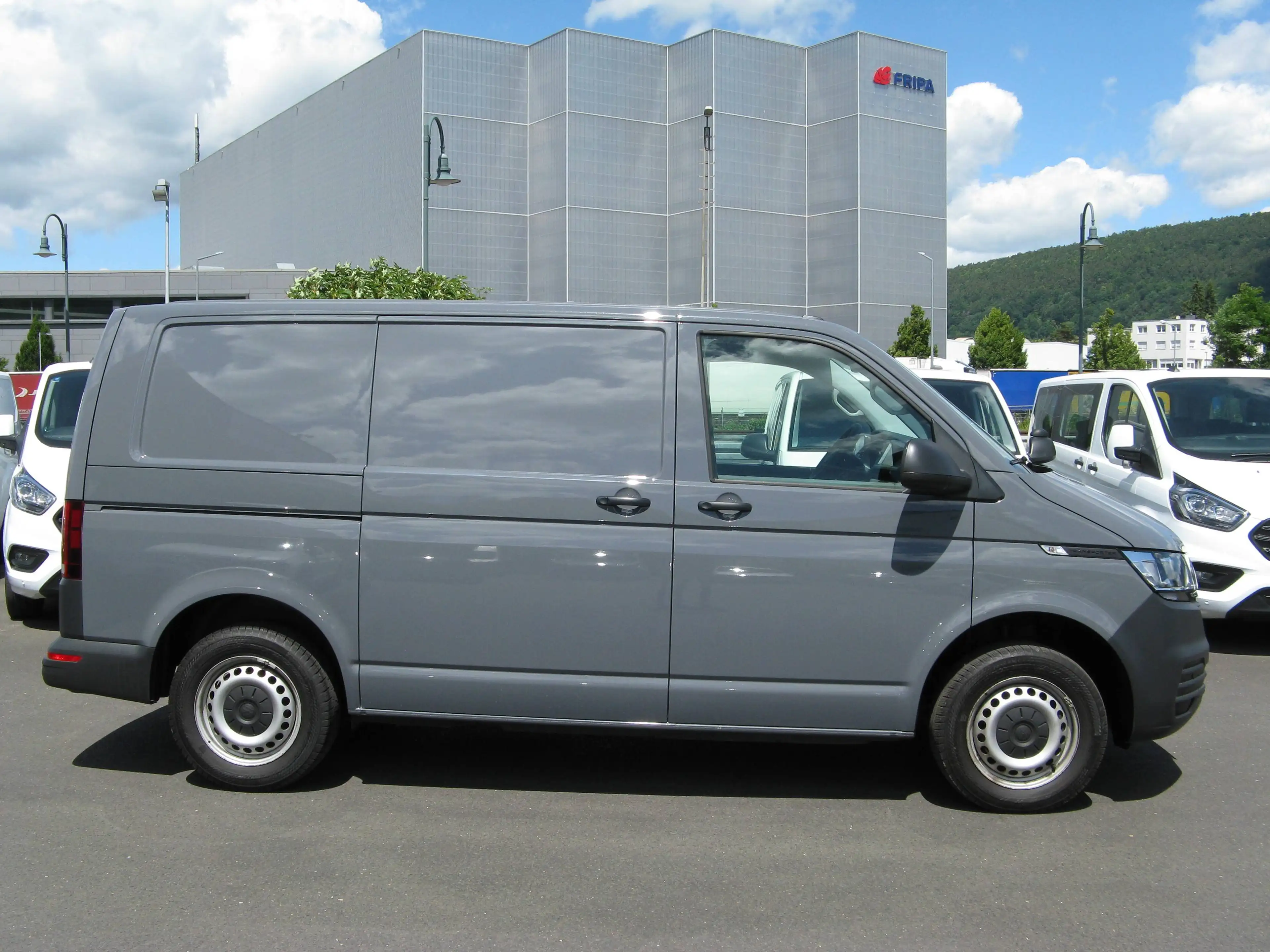 Volkswagen T6.1 Transporter FWD 2.0 TDI 150PS KAM PDC AUTOM-GG 1HD — photo 4