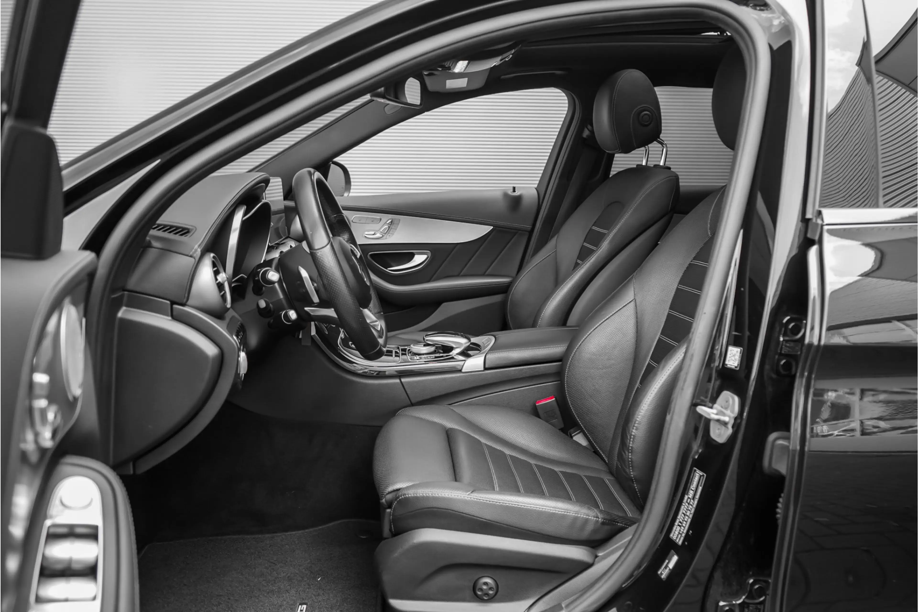 Mercedes-Benz C 400 Estate 4MATIC AMG Airmatic Pano ACC Burmester HUD — photo 4
