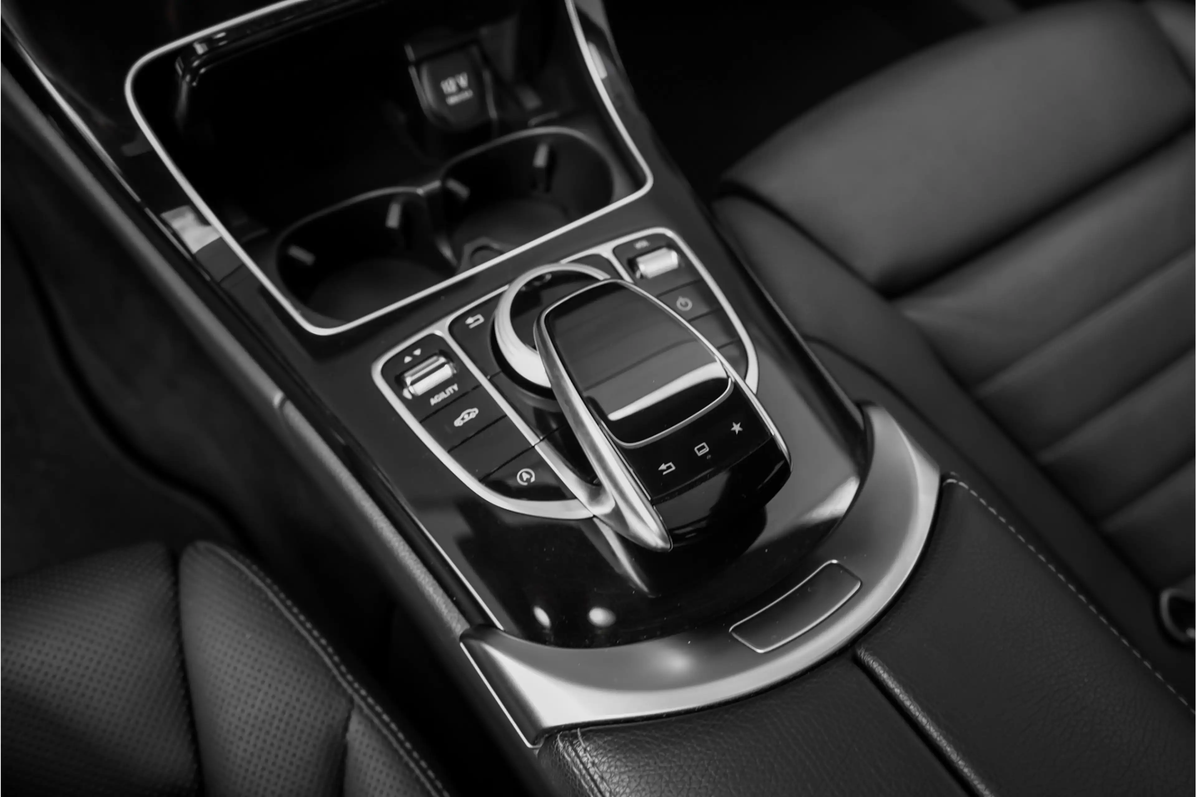 Mercedes-Benz C 400 Estate 4MATIC AMG Airmatic Pano ACC Burmester HUD — photo 30