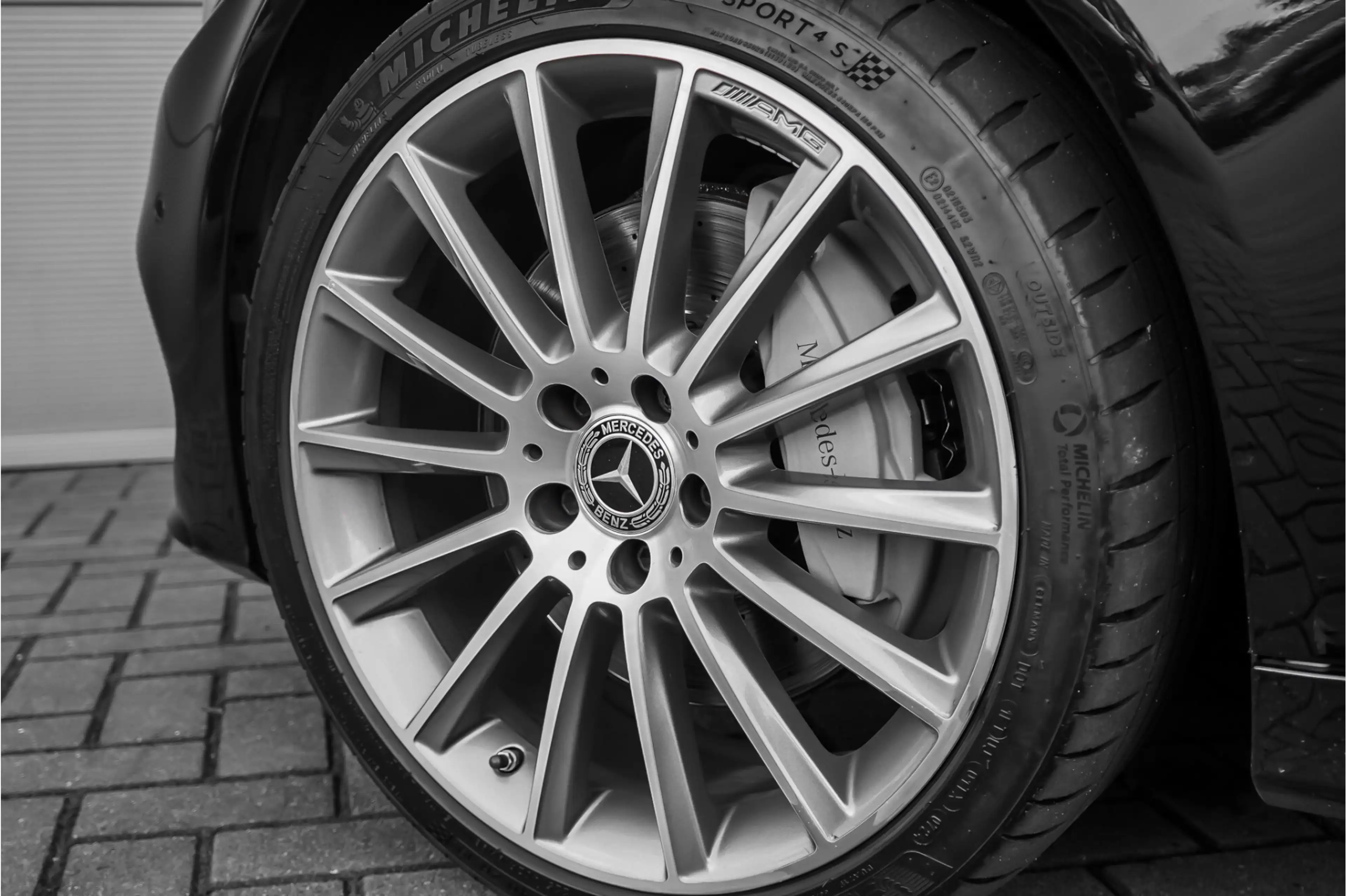 Mercedes-Benz C 400 Estate 4MATIC AMG Airmatic Pano ACC Burmester HUD — photo 20