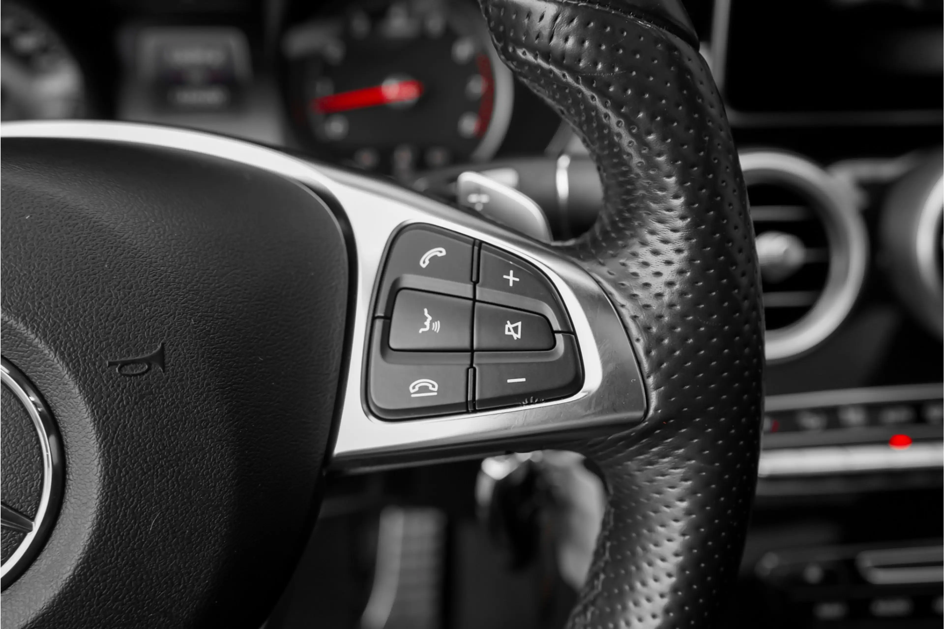 Mercedes-Benz C 400 Estate 4MATIC AMG Airmatic Pano ACC Burmester HUD — photo 34