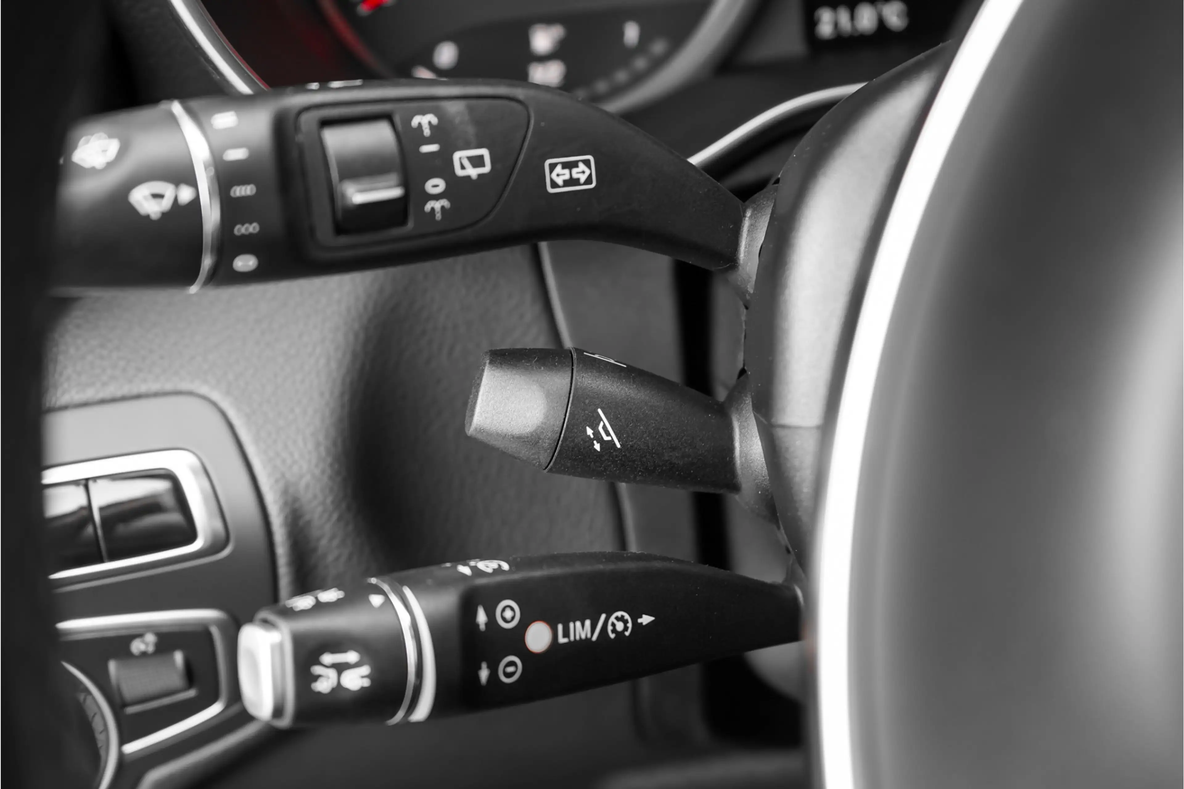 Mercedes-Benz C 400 Estate 4MATIC AMG Airmatic Pano ACC Burmester HUD — photo 36