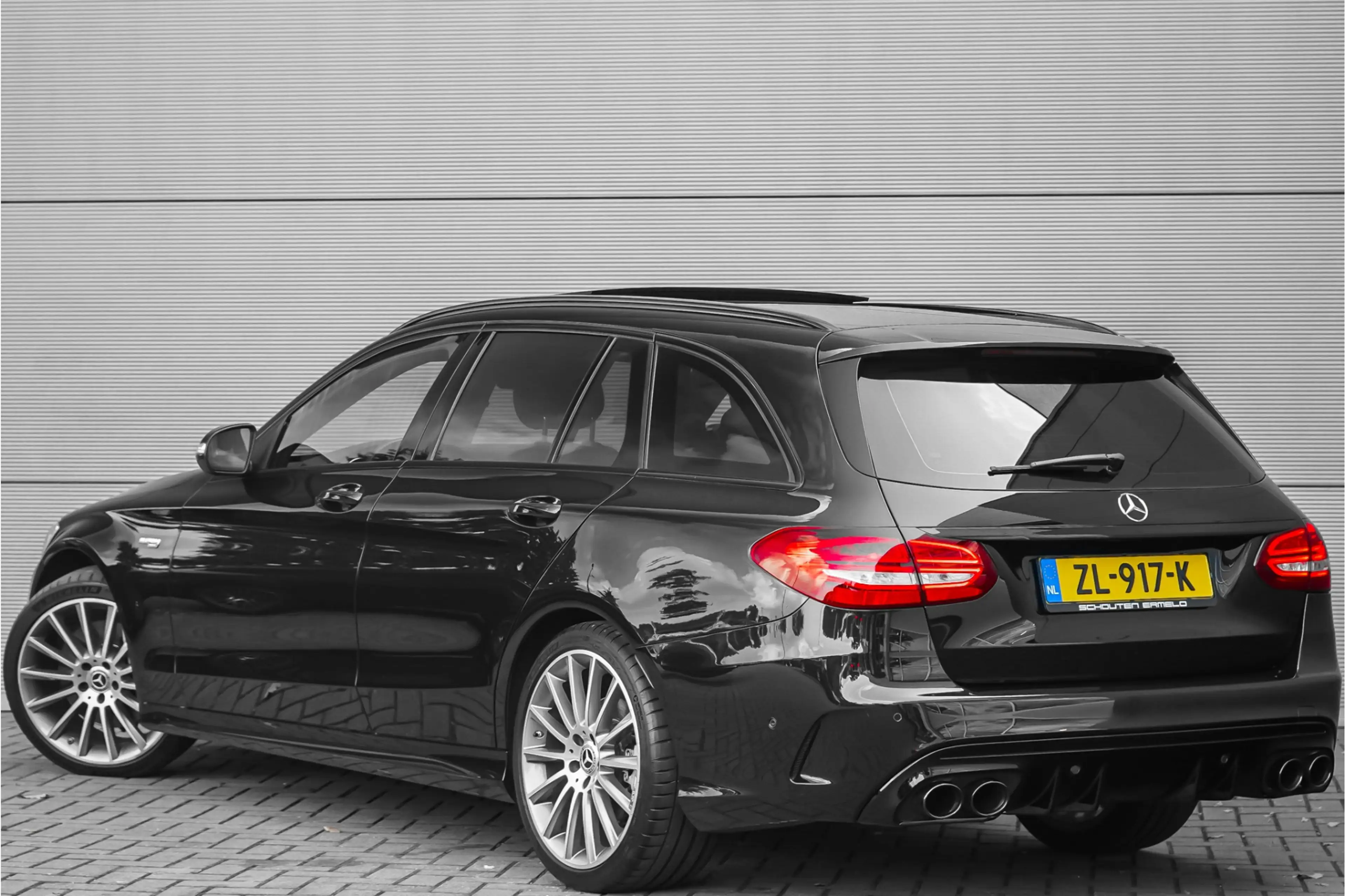 Mercedes-Benz C 400 Estate 4MATIC AMG Airmatic Pano ACC Burmester HUD — photo 11