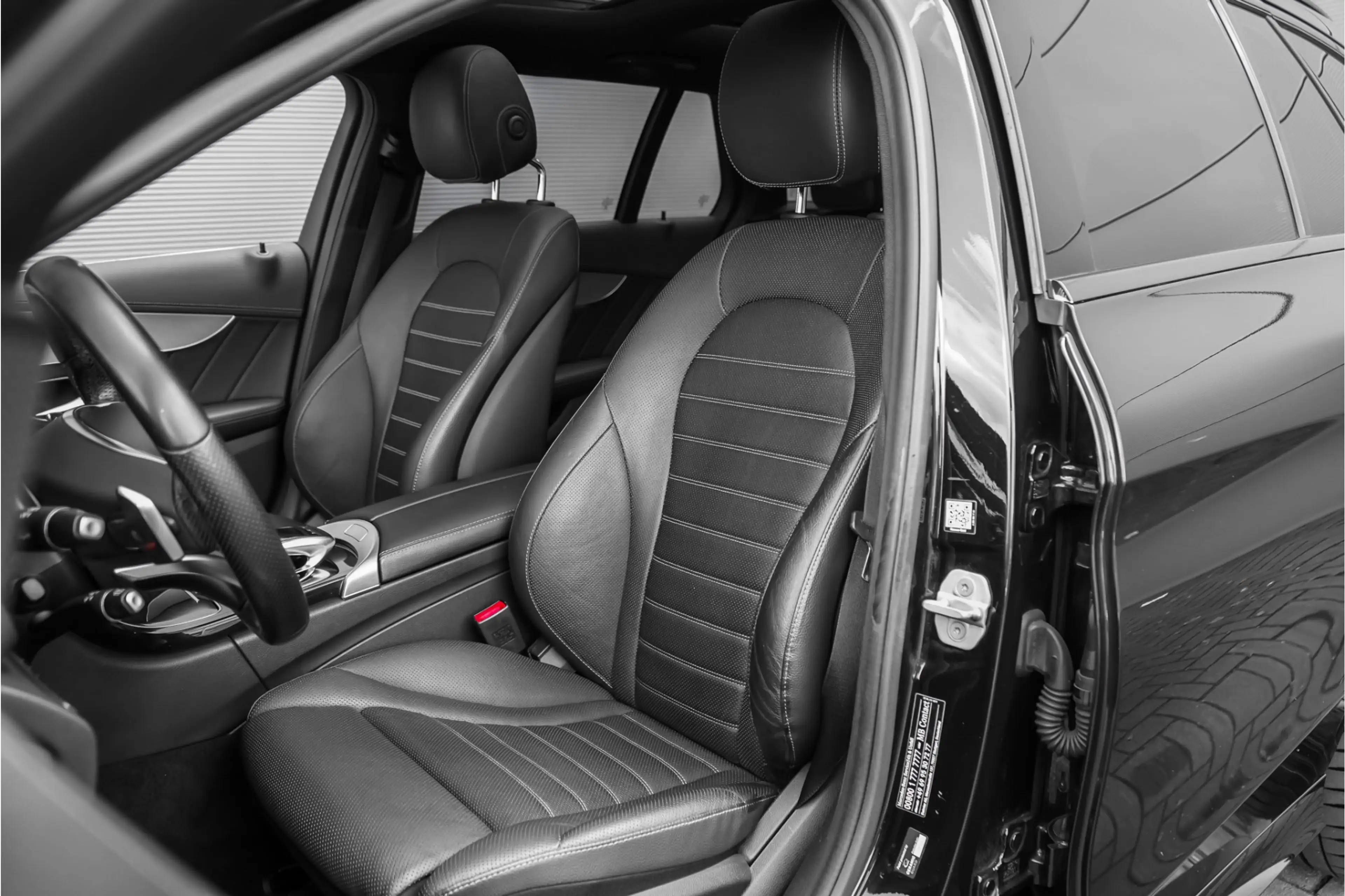 Mercedes-Benz C 400 Estate 4MATIC AMG Airmatic Pano ACC Burmester HUD — photo 5