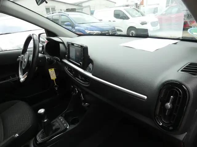 Kia Picanto view 9