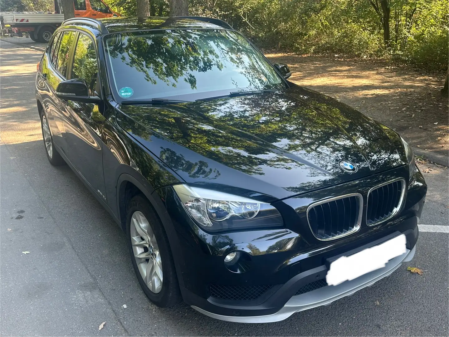 BMW X1 X1 sDrive18d Schwarz - 1