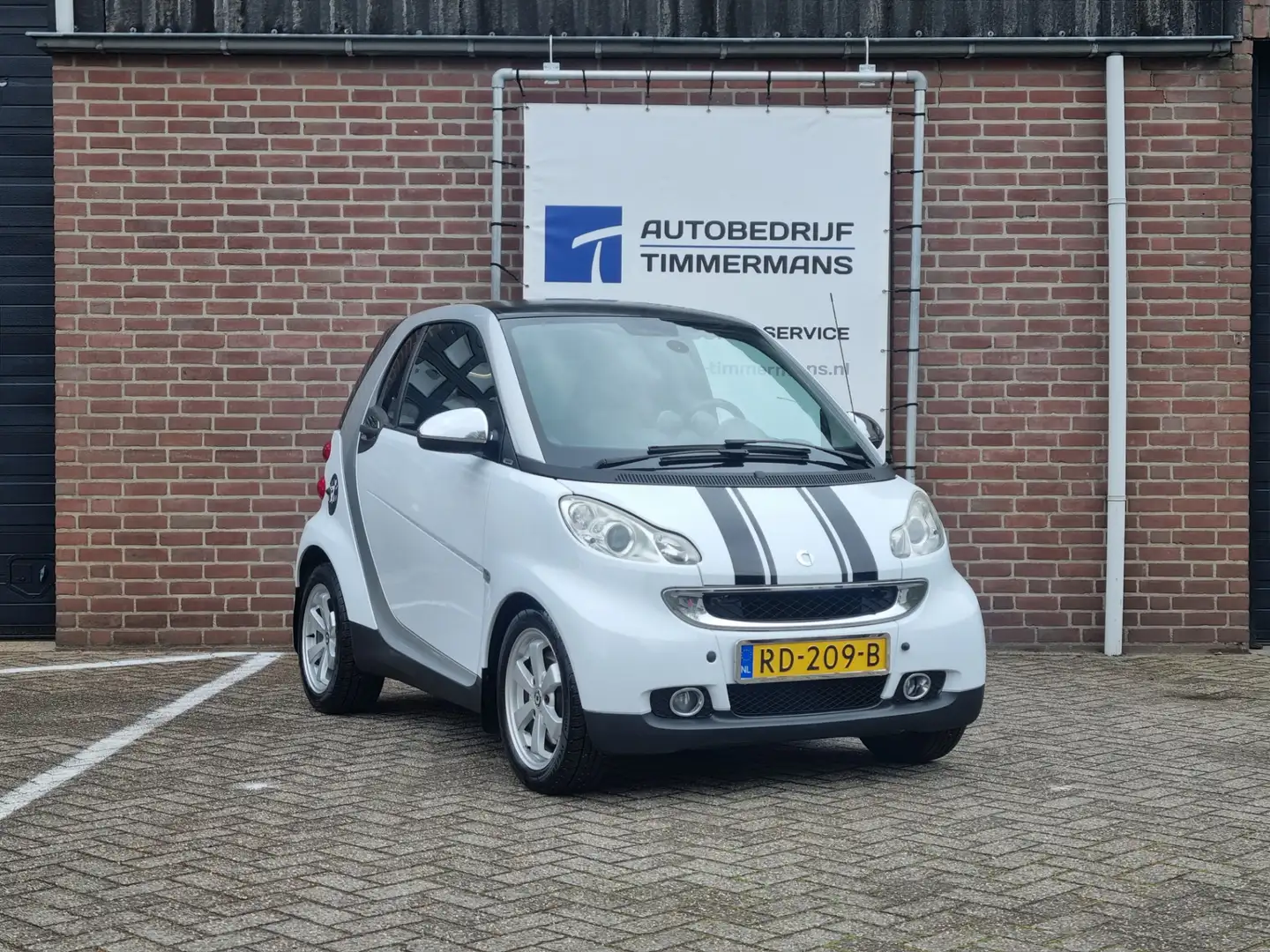 smart forTwo coupé 1.0 mhd Pure Automaat Gris - 2