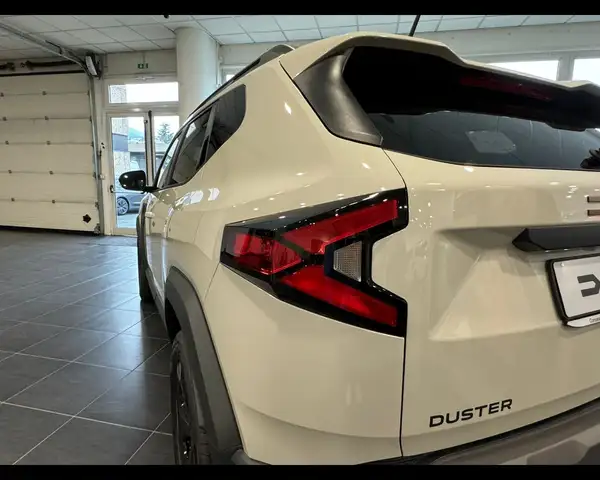 Dacia Duster view 11