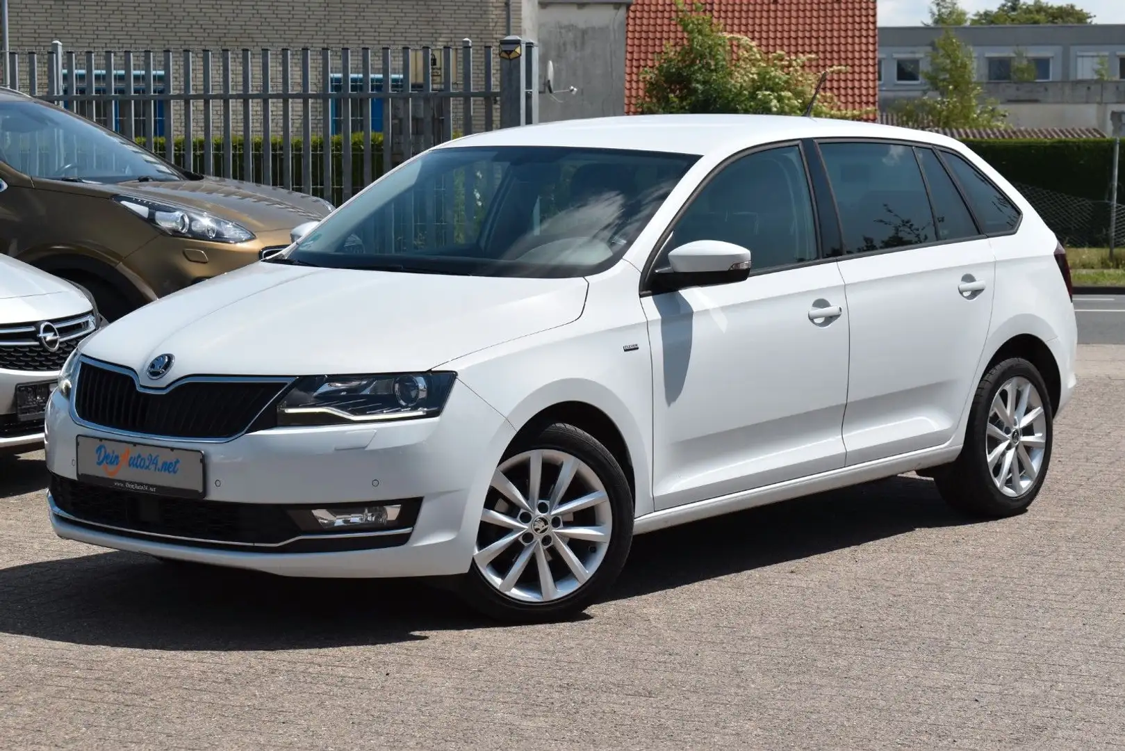 Skoda Rapid/Spaceback Spaceback Clever 2.Hd|Xenon|Klimaaut.|Si-H Bílá - 1