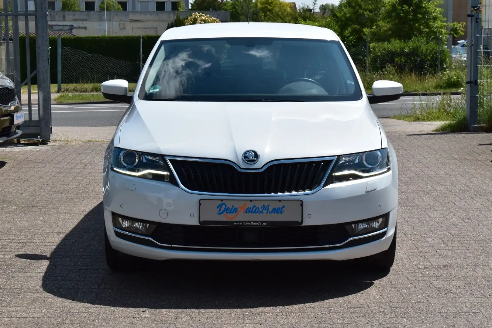 Skoda Rapid/Spaceback Spaceback Clever 2.Hd|Xenon|Klimaaut.|Si-H Bílá - 2