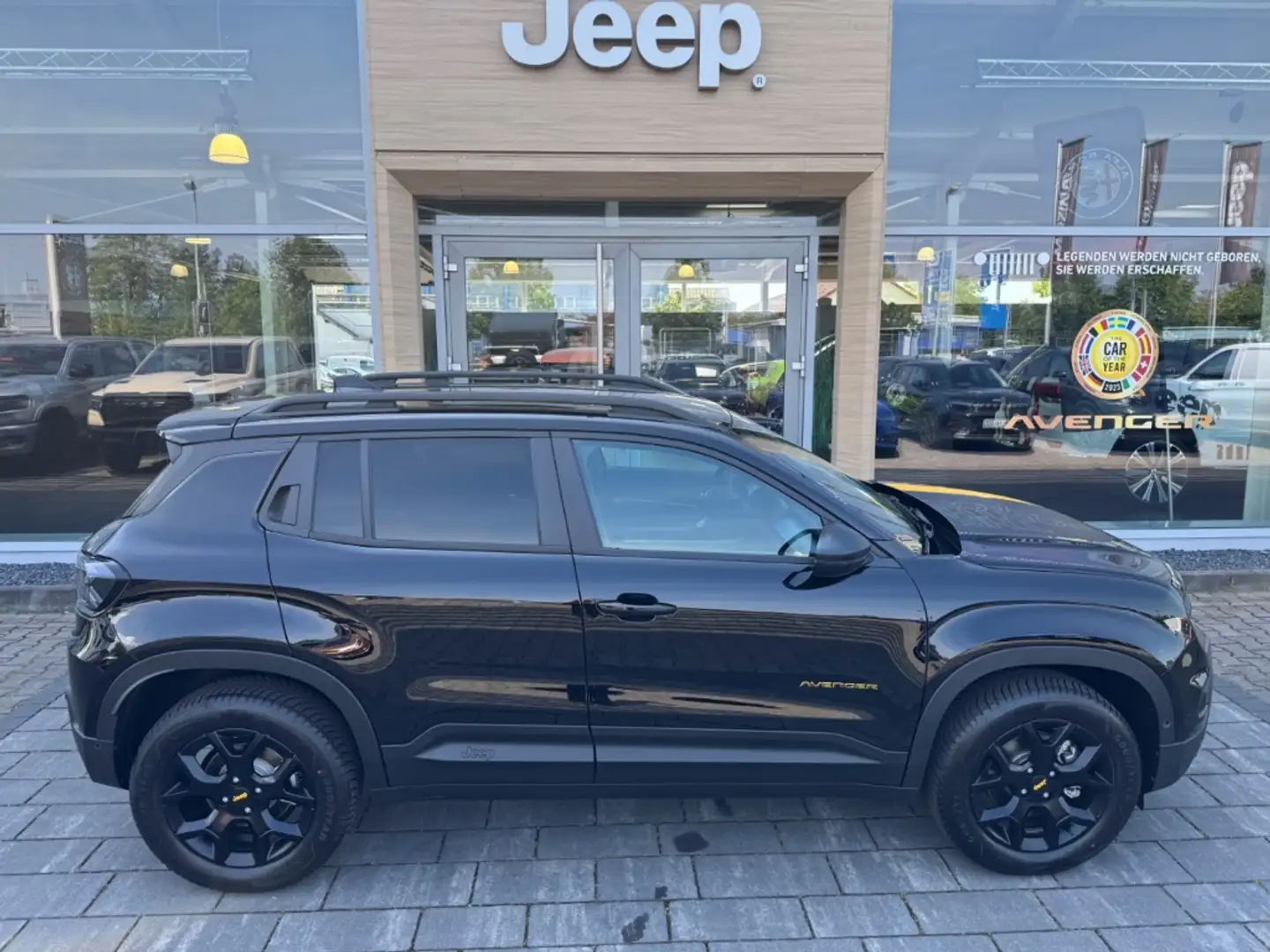 Jeep Avenger The North Face Mild-Hybrid 4xe 1.2 Allrad - Allwet Schwarz - 2