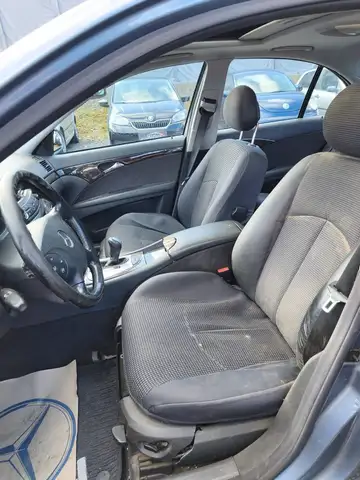 Mercedes-Benz E-Class view 9