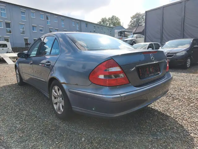 Mercedes-Benz E-Class view 7