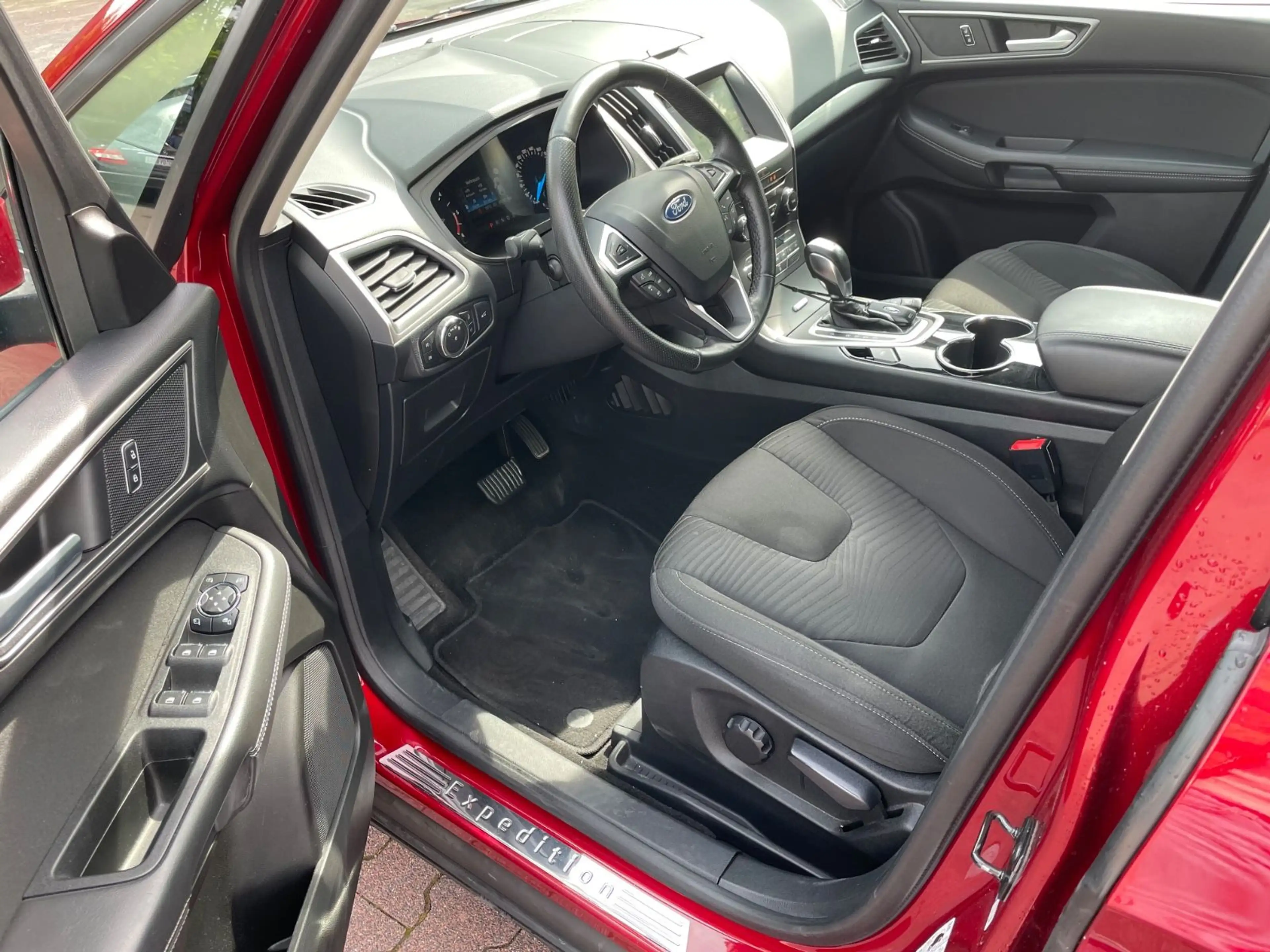 Ford S-Max S-MAX Business Navi LED Shz PDC MFL uvm. — photo 9
