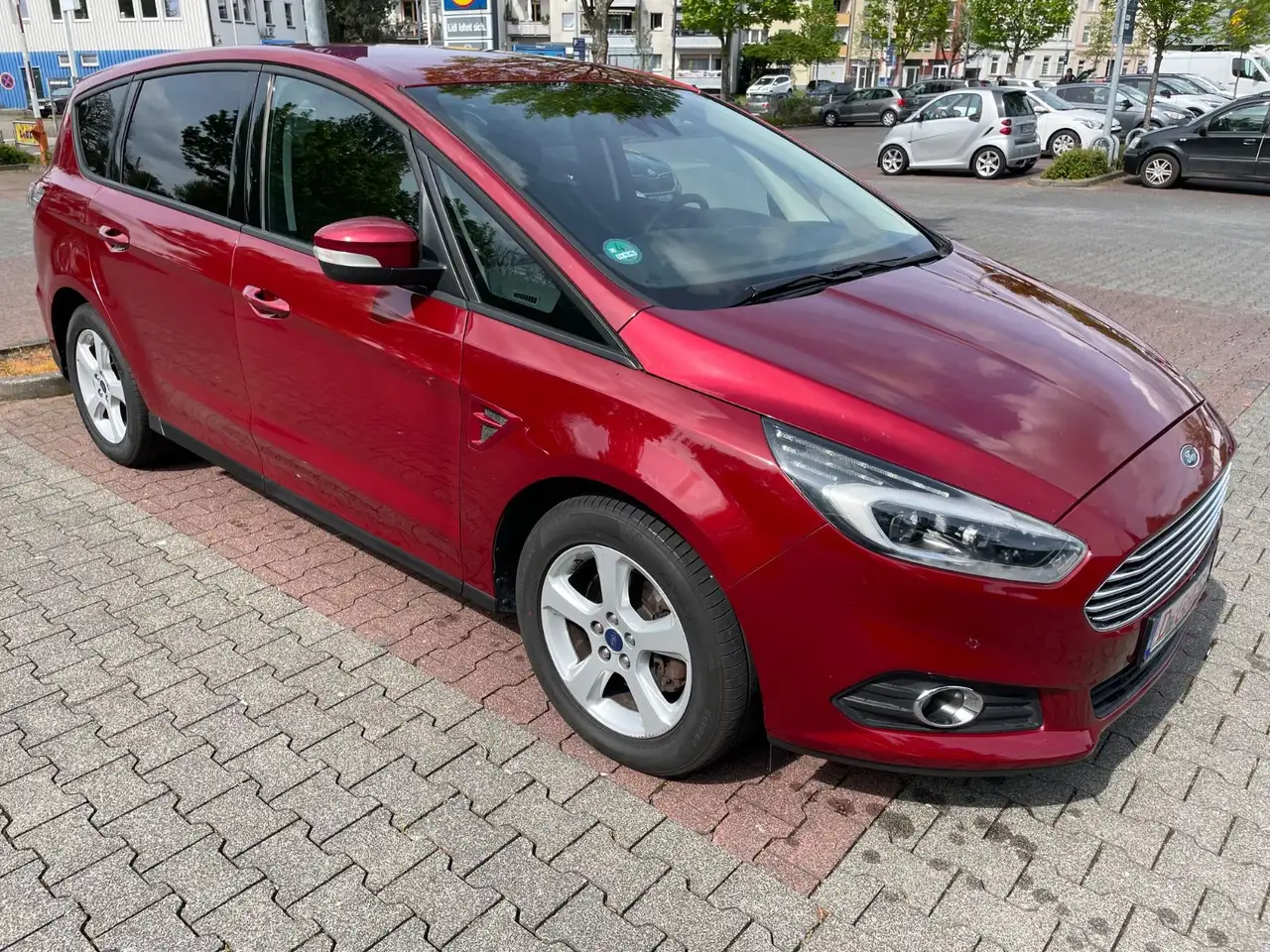 FORD S-MAX BUSINESS - 150ch - 90 000KMS - SELLERIE CUIR - VOLANT CUIR