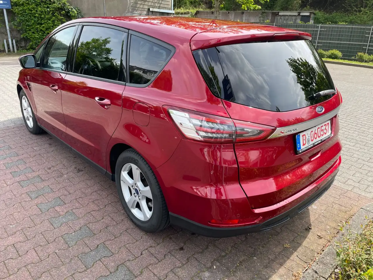 FORD S-MAX BUSINESS - 150ch - 90 000KMS - SELLERIE CUIR - VOLANT CUIR