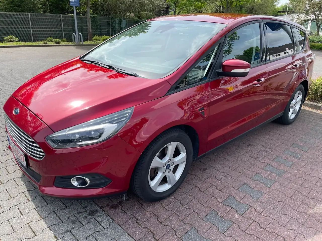 FORD S-MAX BUSINESS - 150ch - 90 000KMS - SELLERIE CUIR - VOLANT CUIR