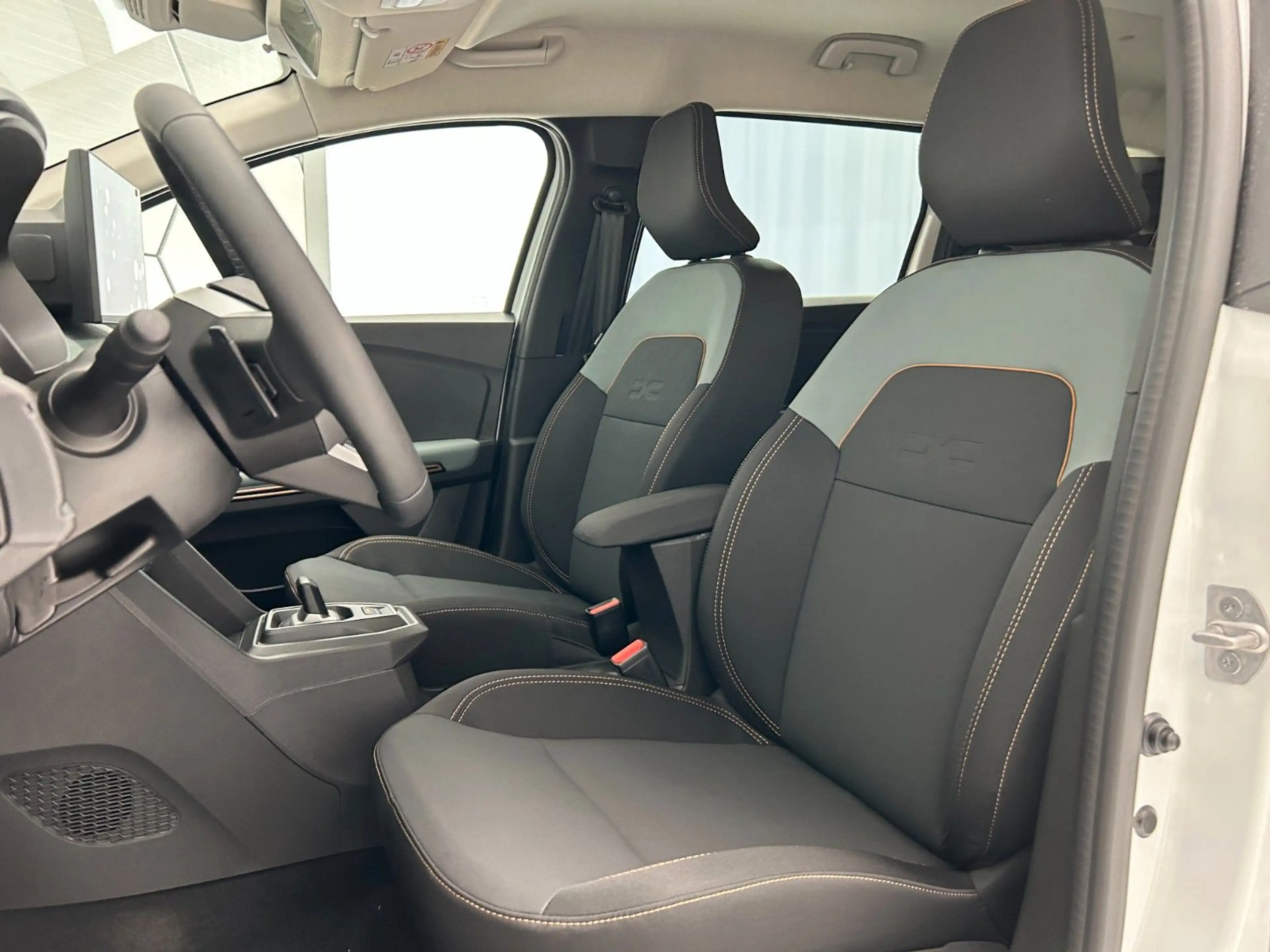 Dacia Jogger Extreme hybrid 155 7-Sitz. Winter Driving — photo 12
