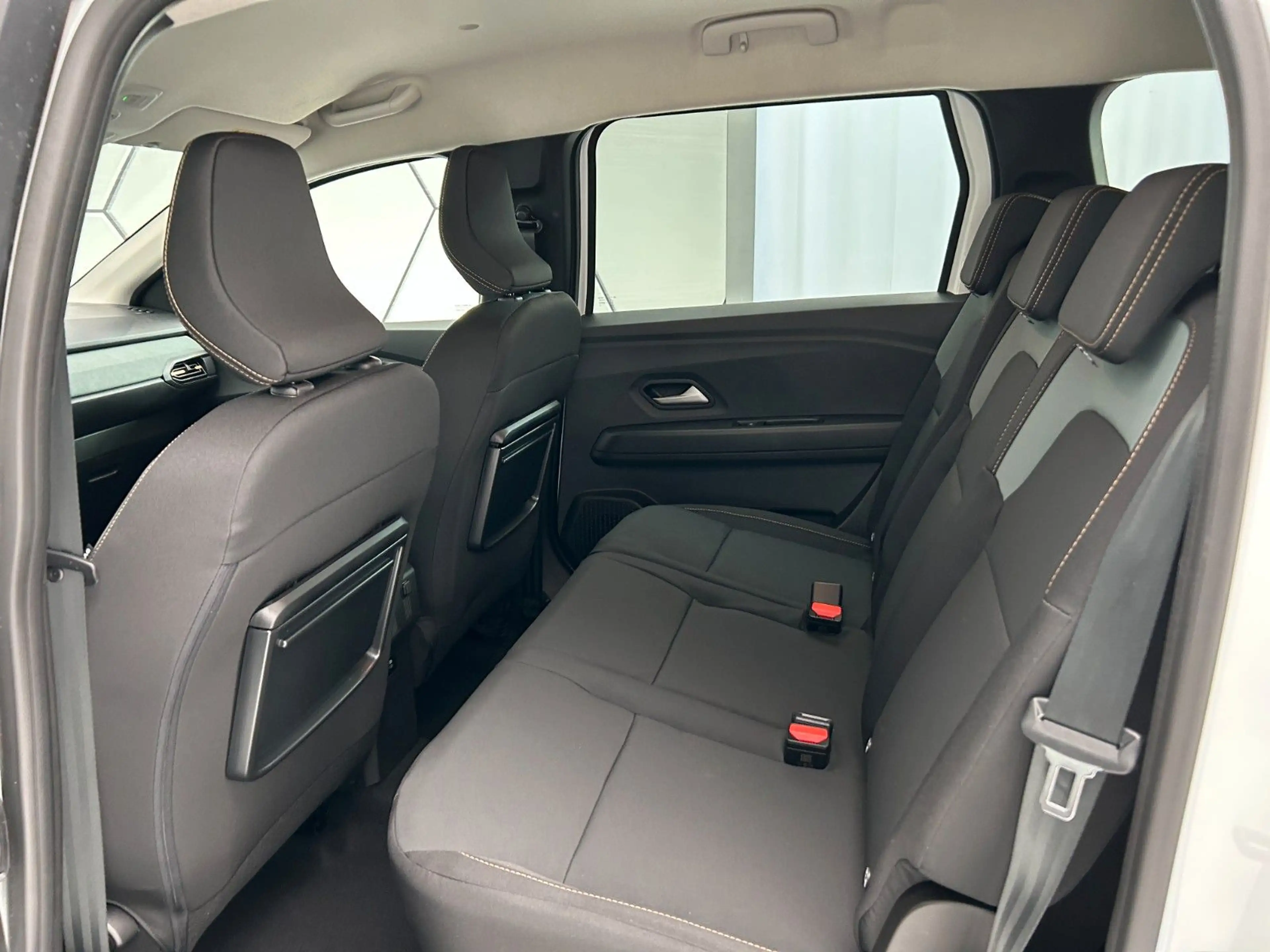Dacia Jogger Extreme hybrid 155 7-Sitz. Winter Driving — photo 14