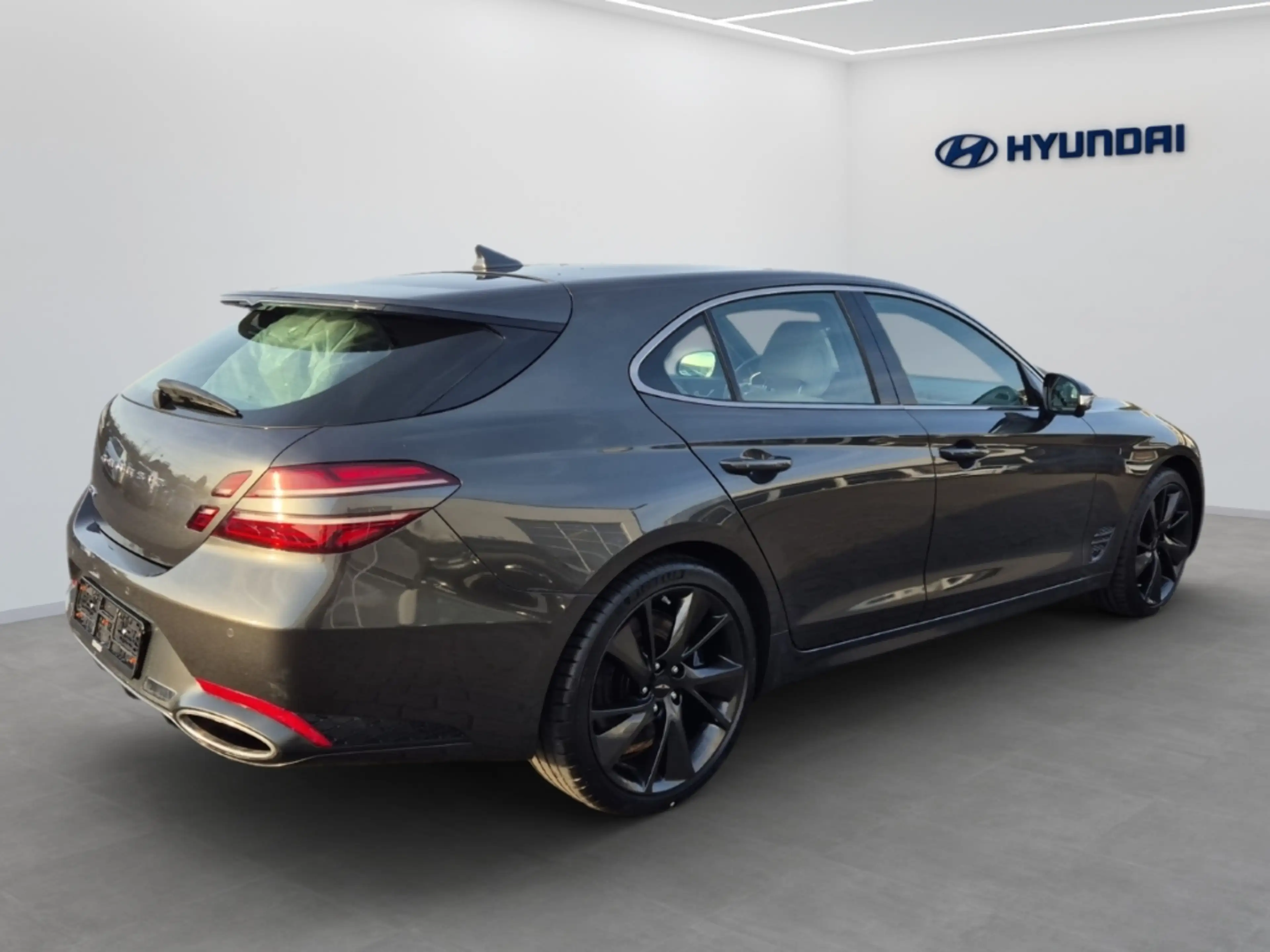 Genesis G70 Shooting Brake Sport — photo 3