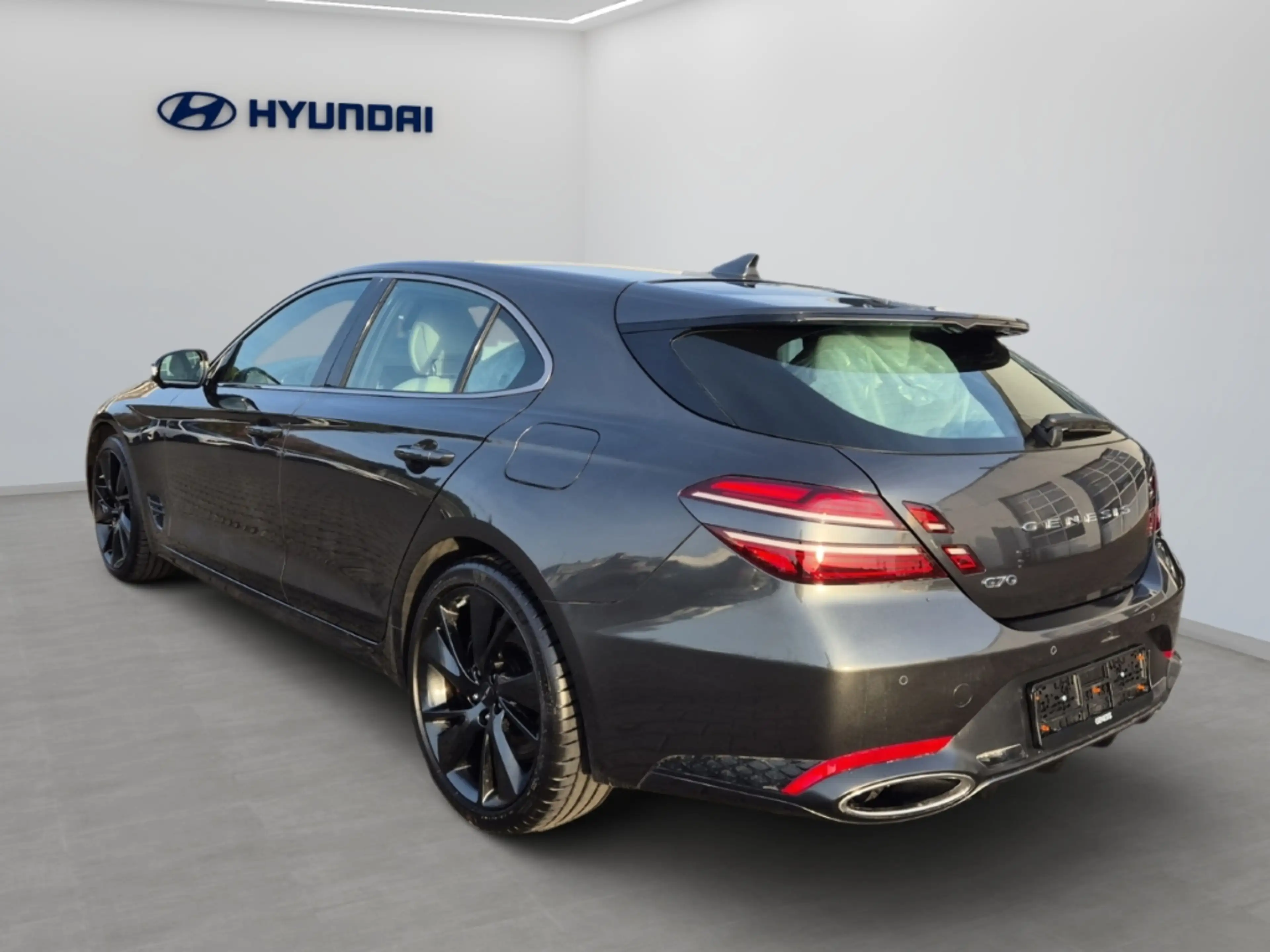 Genesis G70 Shooting Brake Sport — photo 5