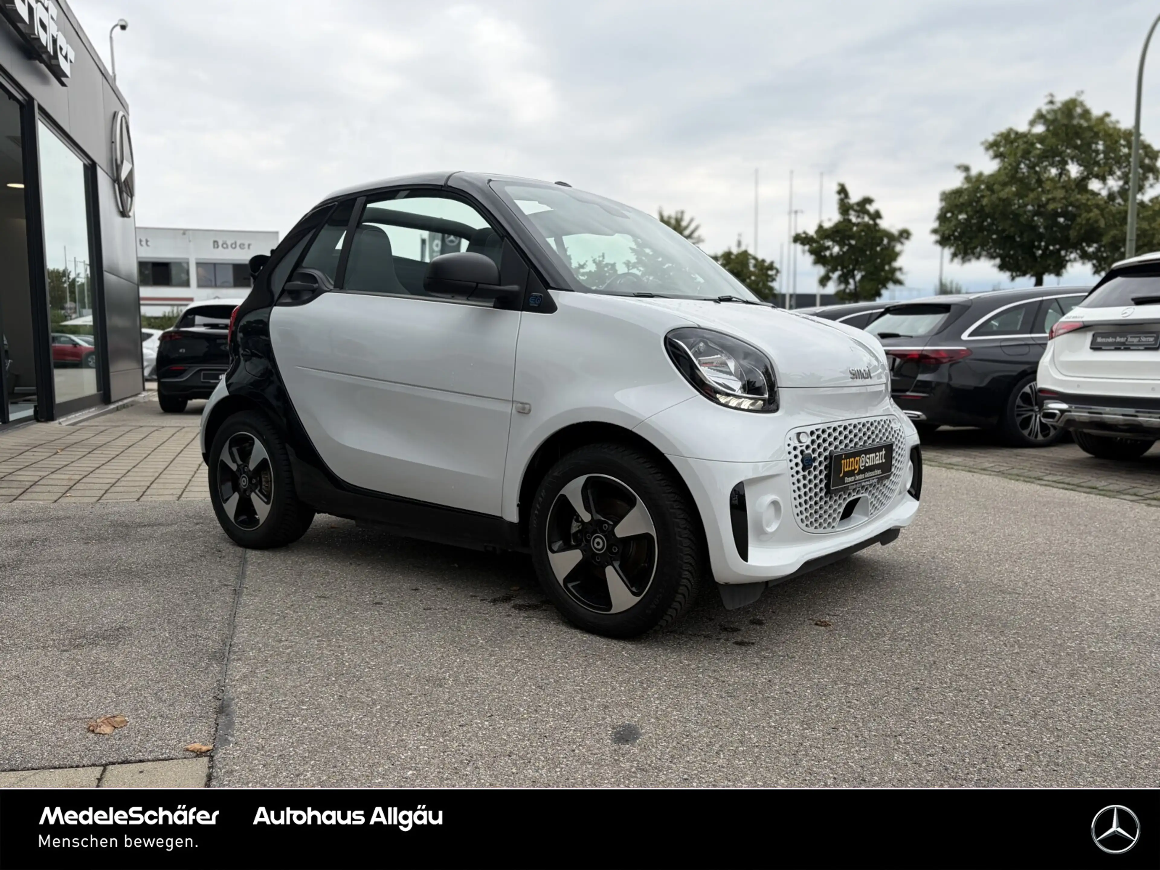 smart forTwo EQ fortwo cabrio Passion Sitzh Tempo PlusP 15"LM — photo 8