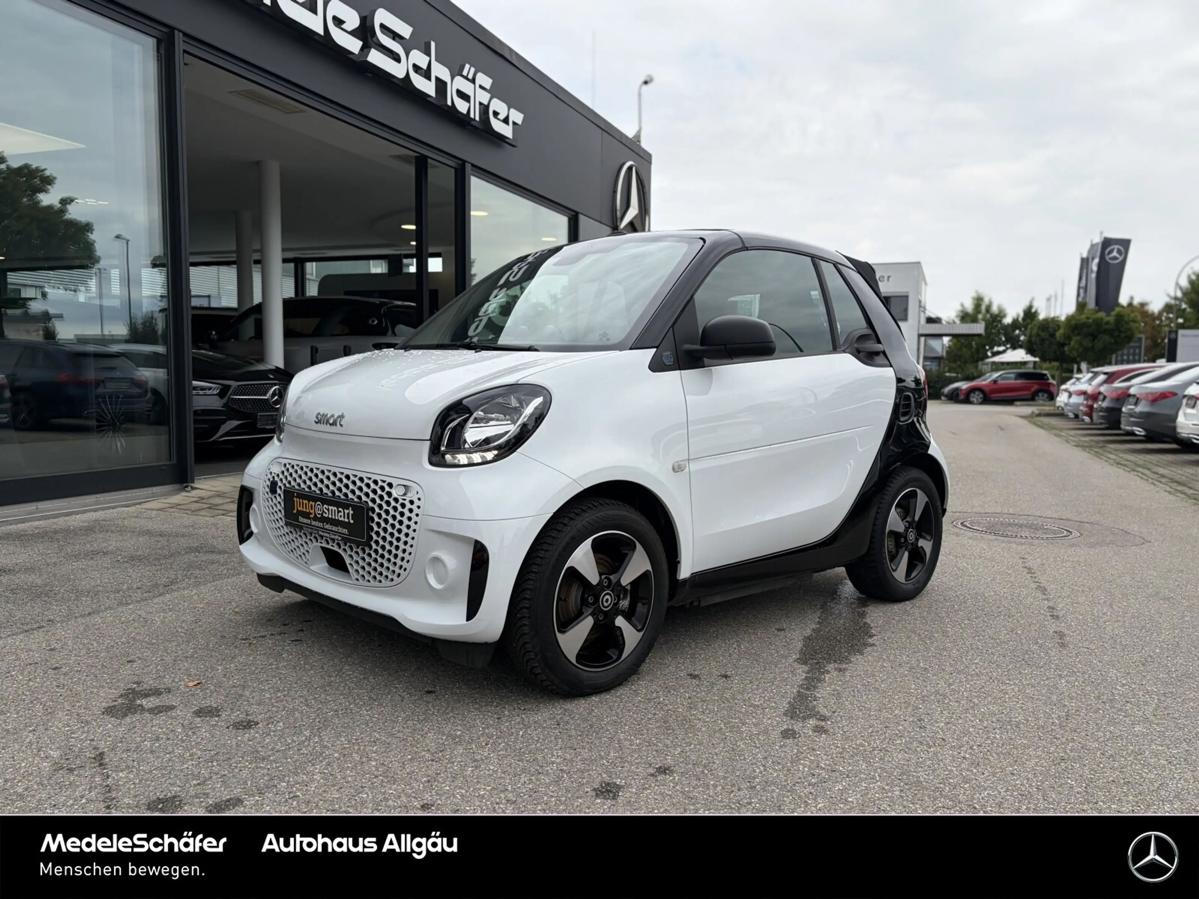smart forTwo EQ fortwo cabrio Passion Sitzh Tempo PlusP 15"LM — photo 10