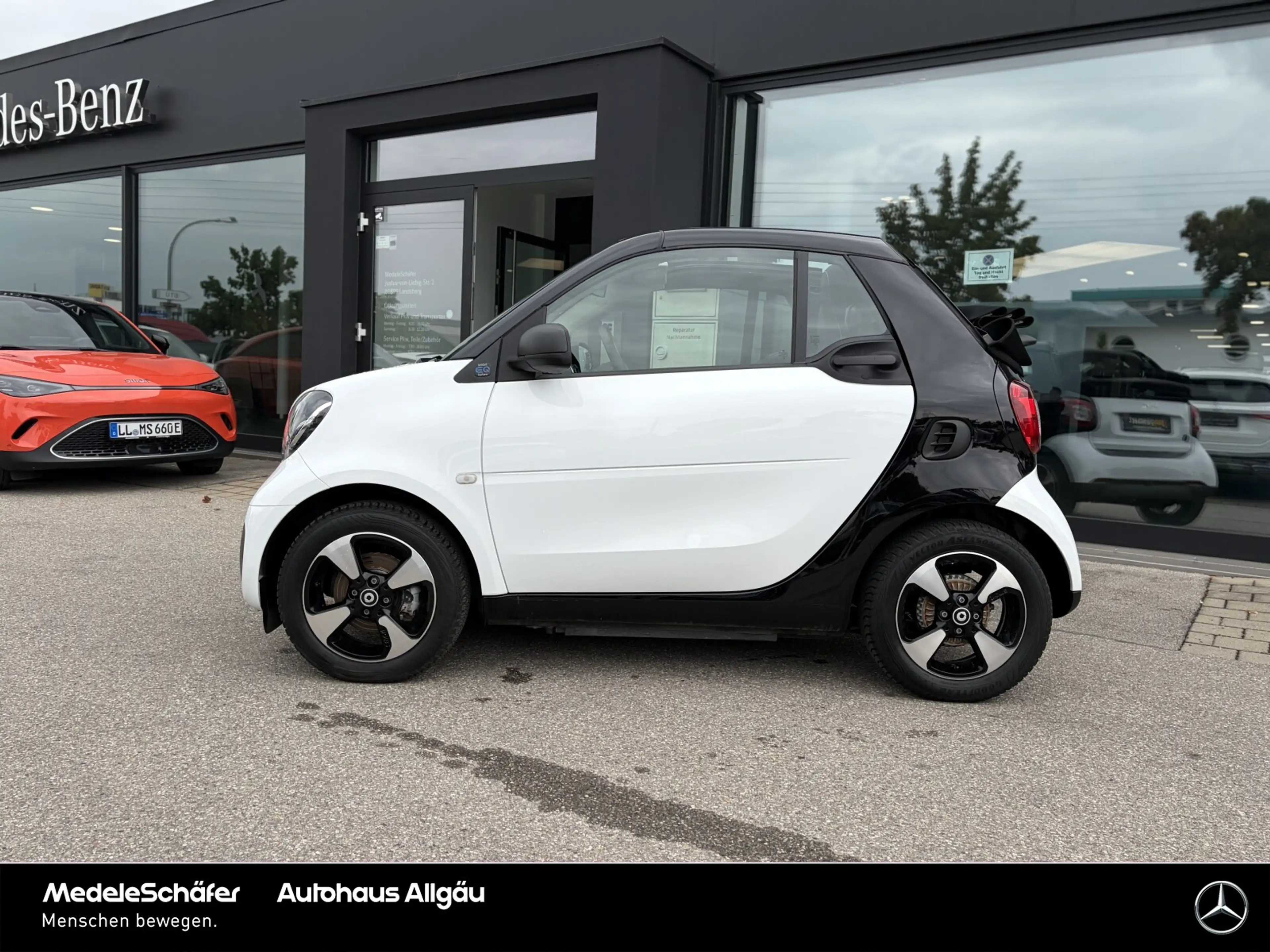 smart forTwo EQ fortwo cabrio Passion Sitzh Tempo PlusP 15"LM — photo 2