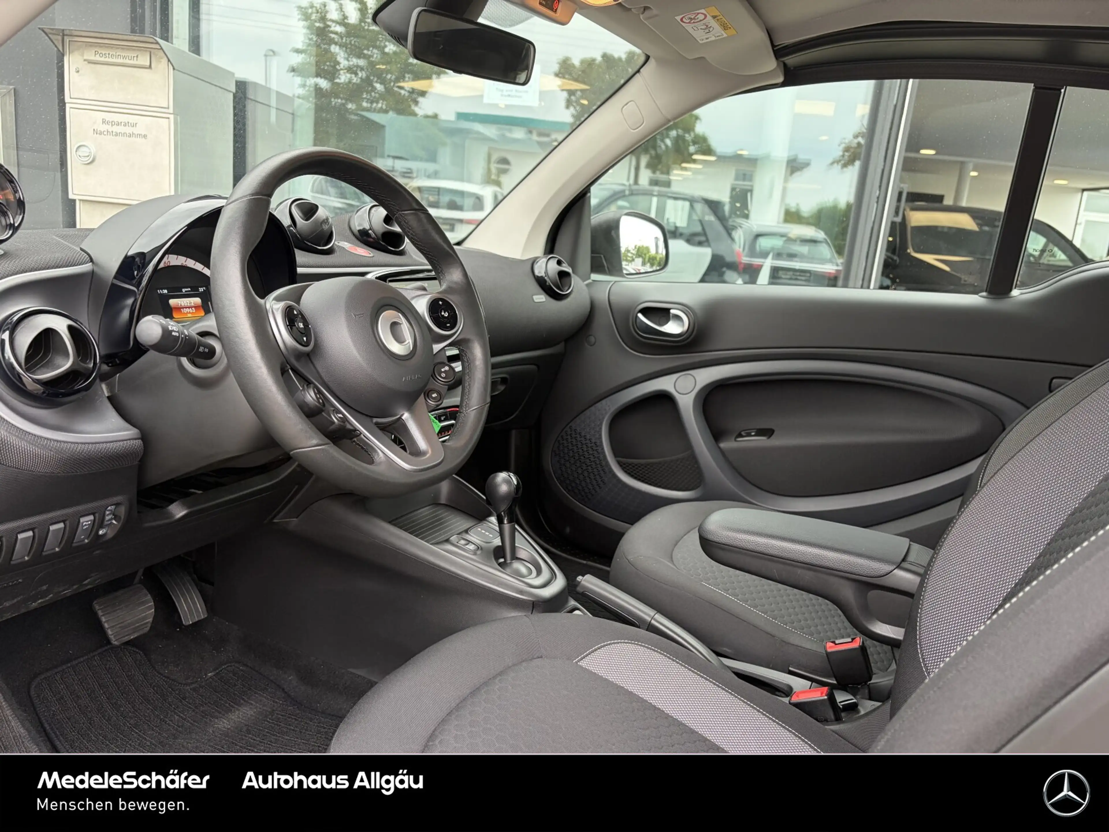 smart forTwo EQ fortwo cabrio Passion Sitzh Tempo PlusP 15"LM — photo 4