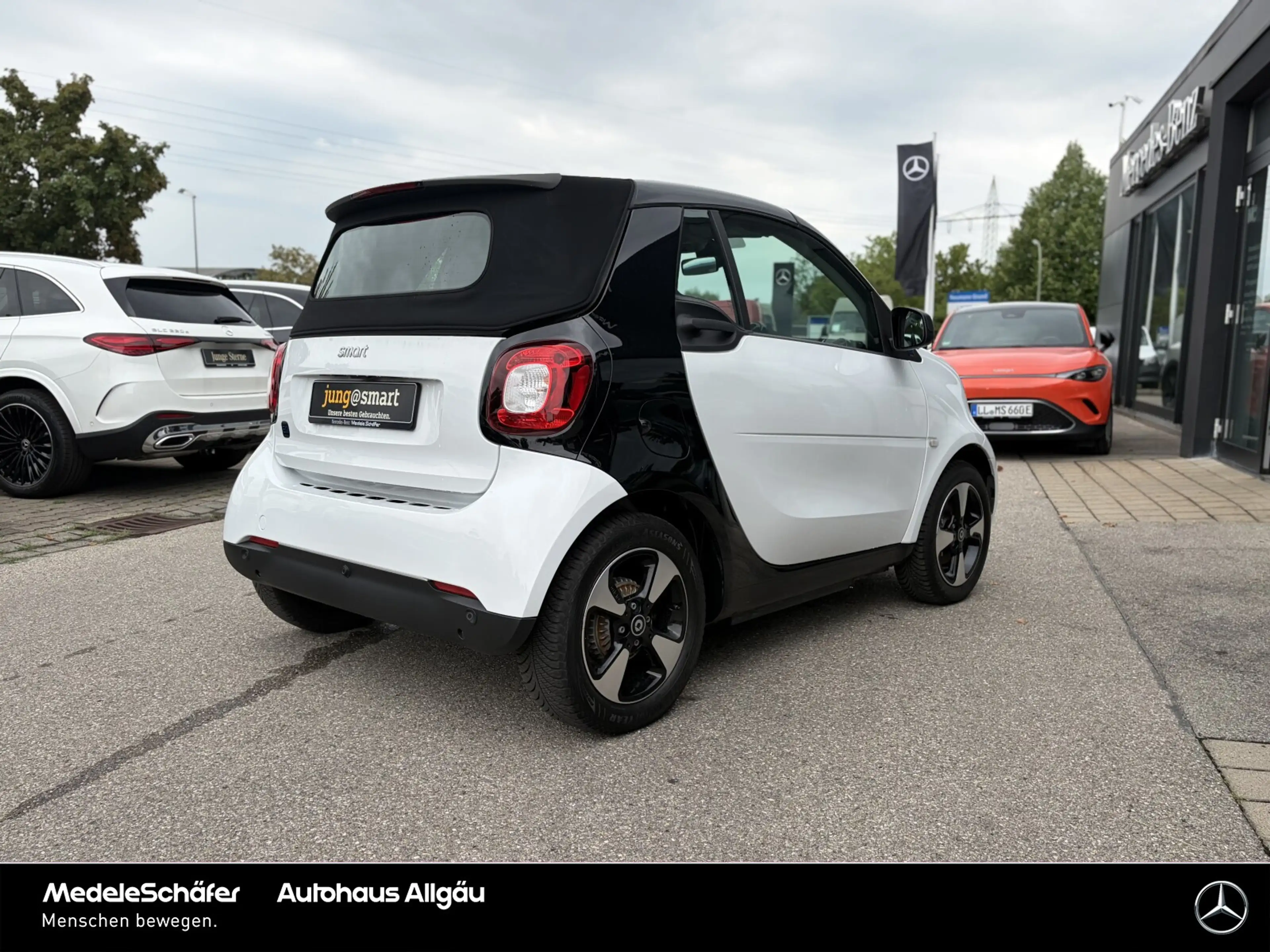 smart forTwo EQ fortwo cabrio Passion Sitzh Tempo PlusP 15"LM — photo 12