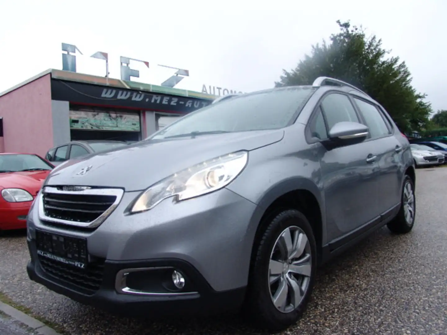 Peugeot 2008 Active Automatik SHZ nur 77000 km aus 1 Hand - 1