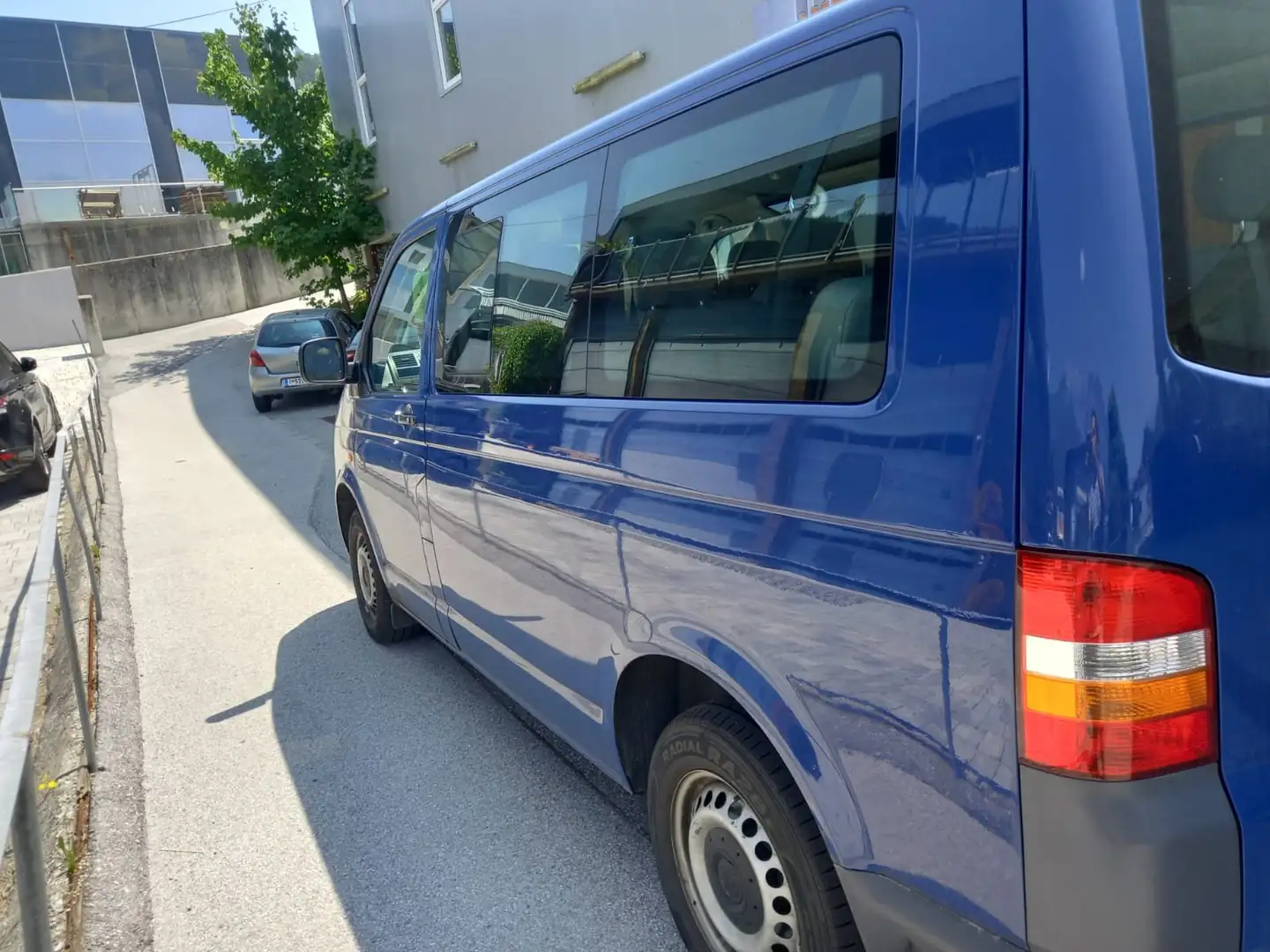 Volkswagen T5 Caravelle LR Trend 2,5 TDI 4motion D-PF Trendline Blu/Azzurro - 1